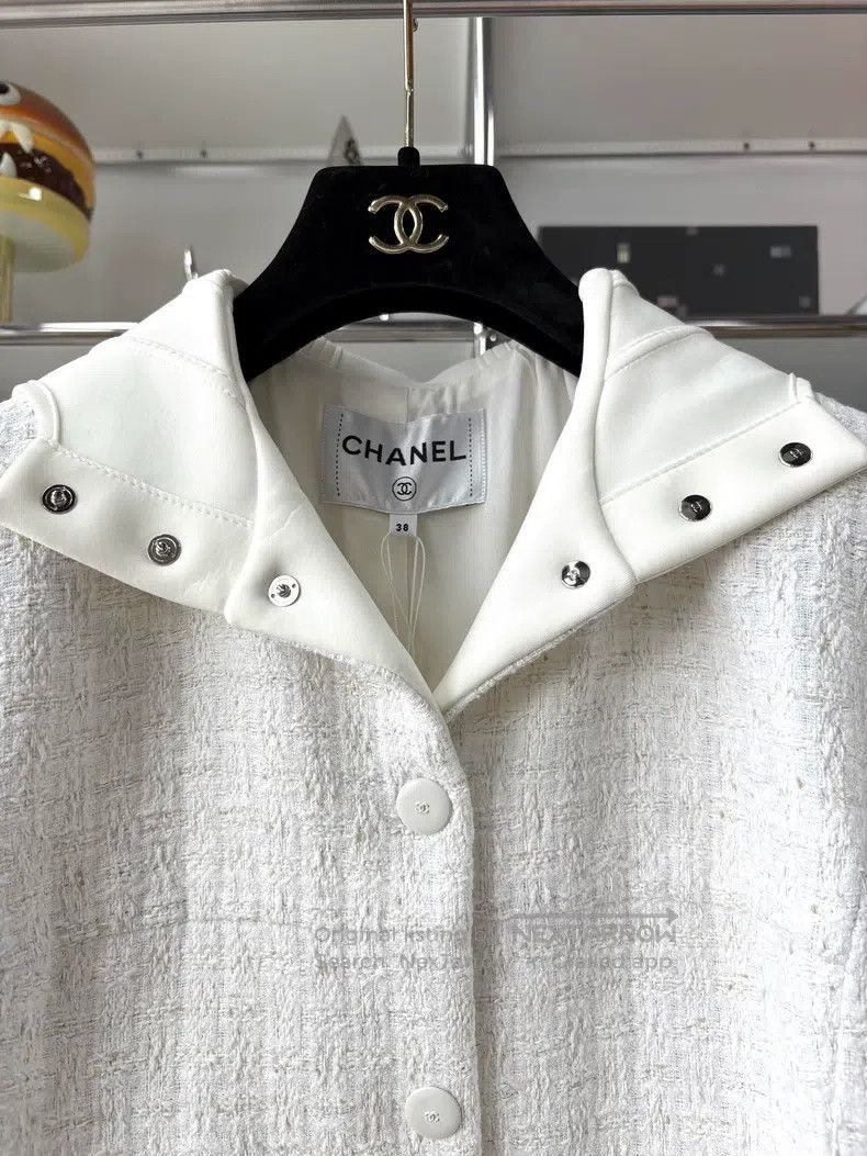 Chanel Chanel 25C white plaid soft tweed slanted pocket hooded ja Size XS / US 0-2 / IT 36-38 - 2 Thumbnail