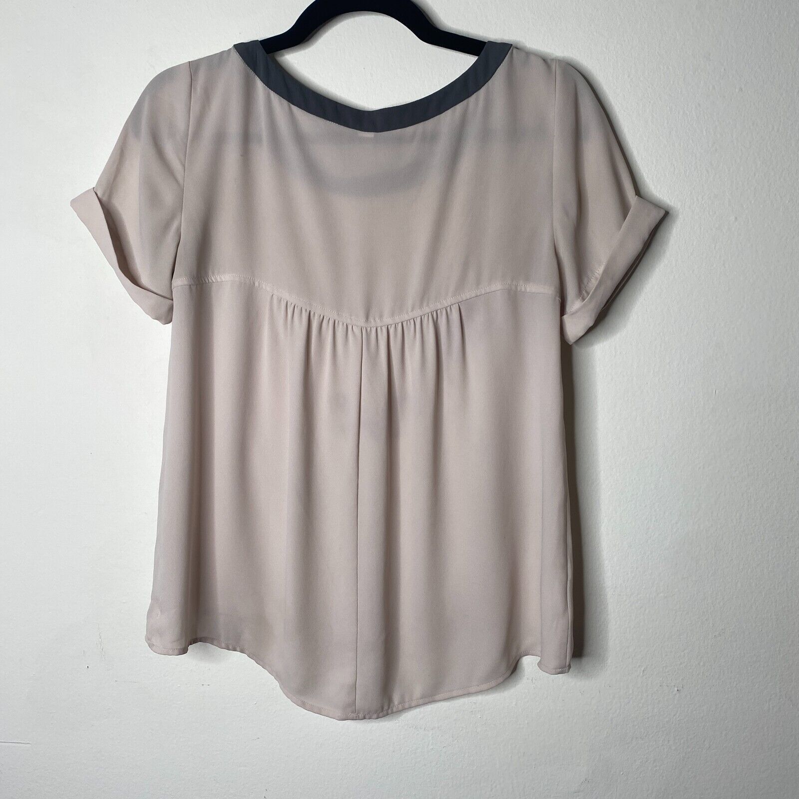 Loft Loft Pinky Gray Collar Top Gathered Back Short Sleeves XSP Size XS / US 0-2 / IT 36-38 - 2 Thumbnail
