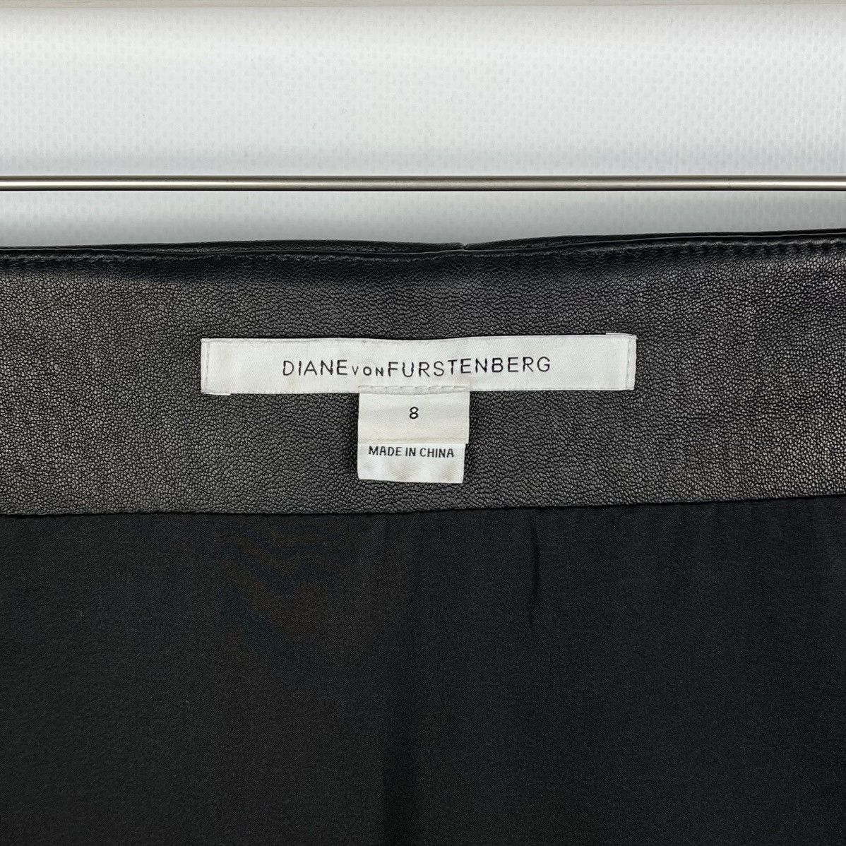 Diane von Furstenberg Ladies Diane Von Fustenberg Avant-Garde Leather Midi Skirt Size 30" / US 8 / IT 44 - 17 Thumbnail