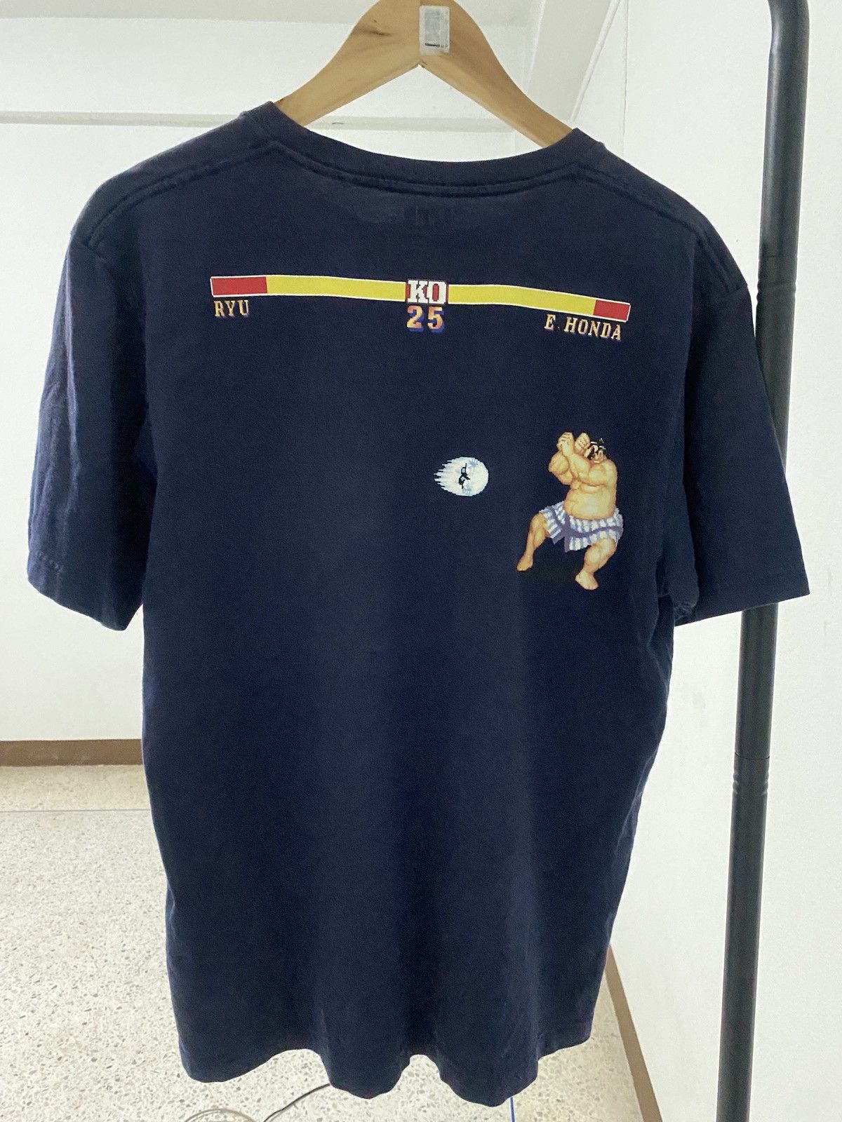 Vintage Uniqlo X Street Fighter Shirt Size US M / EU 48-50 / 2 - 1 Thumbnail