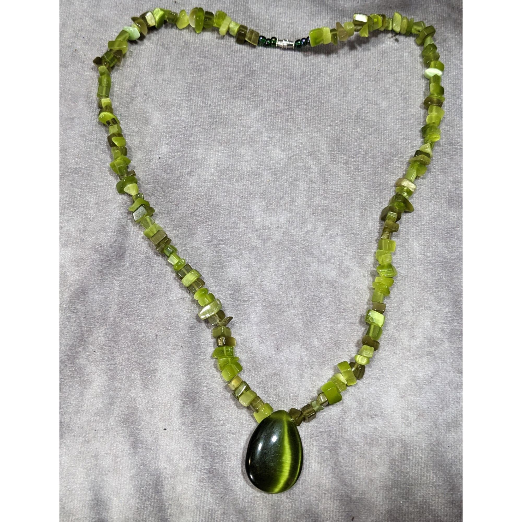 Other Whimsical Fairycore Green Cat Eye Glass Beaded Teardrop Neck Size ONE SIZE - 6 Thumbnail