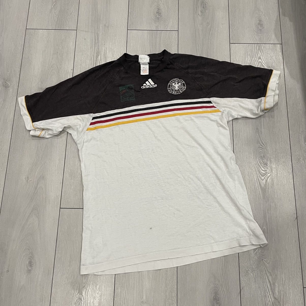 Adidas × Vintage Rare 90s GERMANY 🇩🇪 DFB adidas tee jersey shirt GERMANIA Size US L / EU 52-54 / 3 - 1 Thumbnail