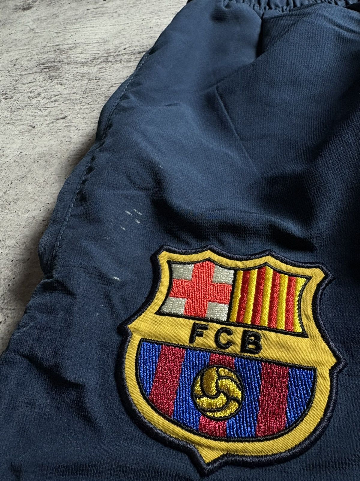 Nike Vintage Nike Barcelona Nylon Sweatpants Size US 34 / EU 50 - 9 Thumbnail