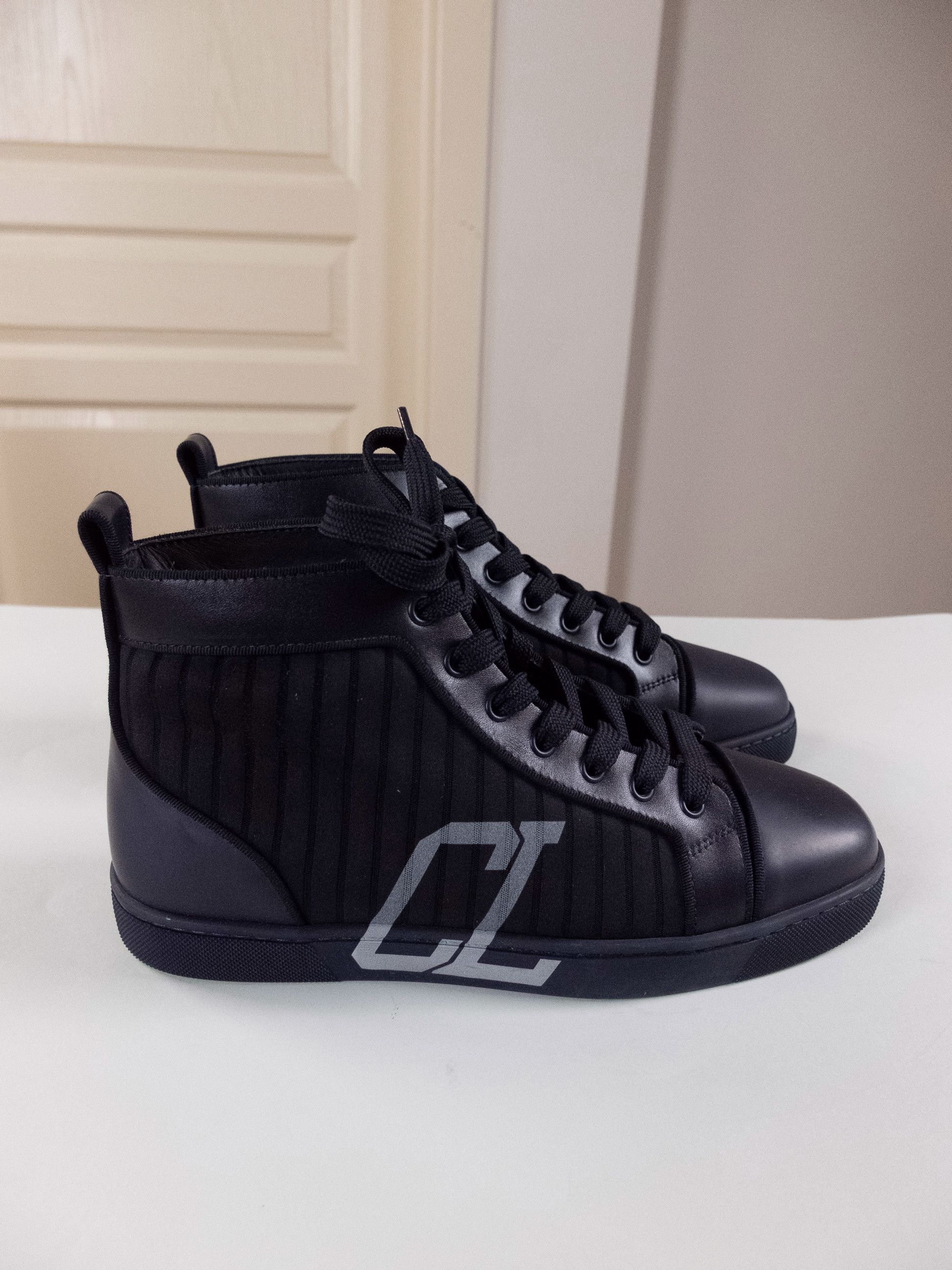 Christian Louboutin CHRISTIAN LOUBOUTIN Louis Varsimax navy black sneakers 8 41 Size US 8 / EU 41 - 4 Thumbnail