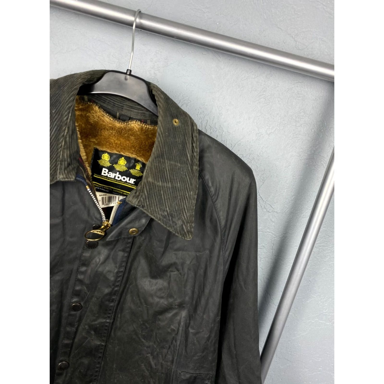 Barbour Barbour Beaufort Vintage Wax Jacket with Acrylic Lining Vest - Worldwide shipping, tracking number, Detailed photos Size US XL / EU 56 / 4 - 2 Thumbnail