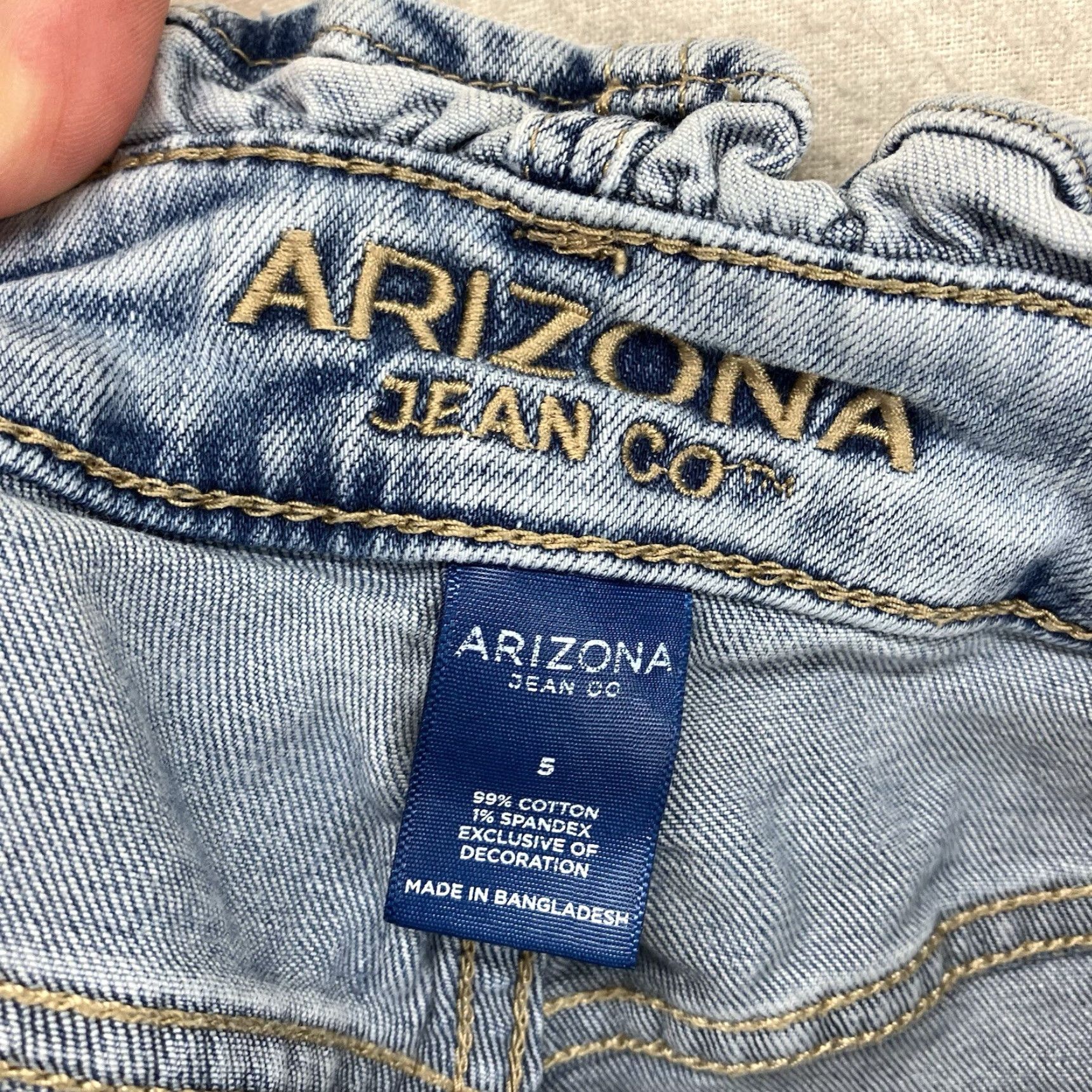 Vintage Arizona Jeans Women's Juniors Size 5 High Rise Cut-Off Shorts Blue 90s Retro Ruffle Waist Size 27" / US 4 / IT 40 - 3 Thumbnail