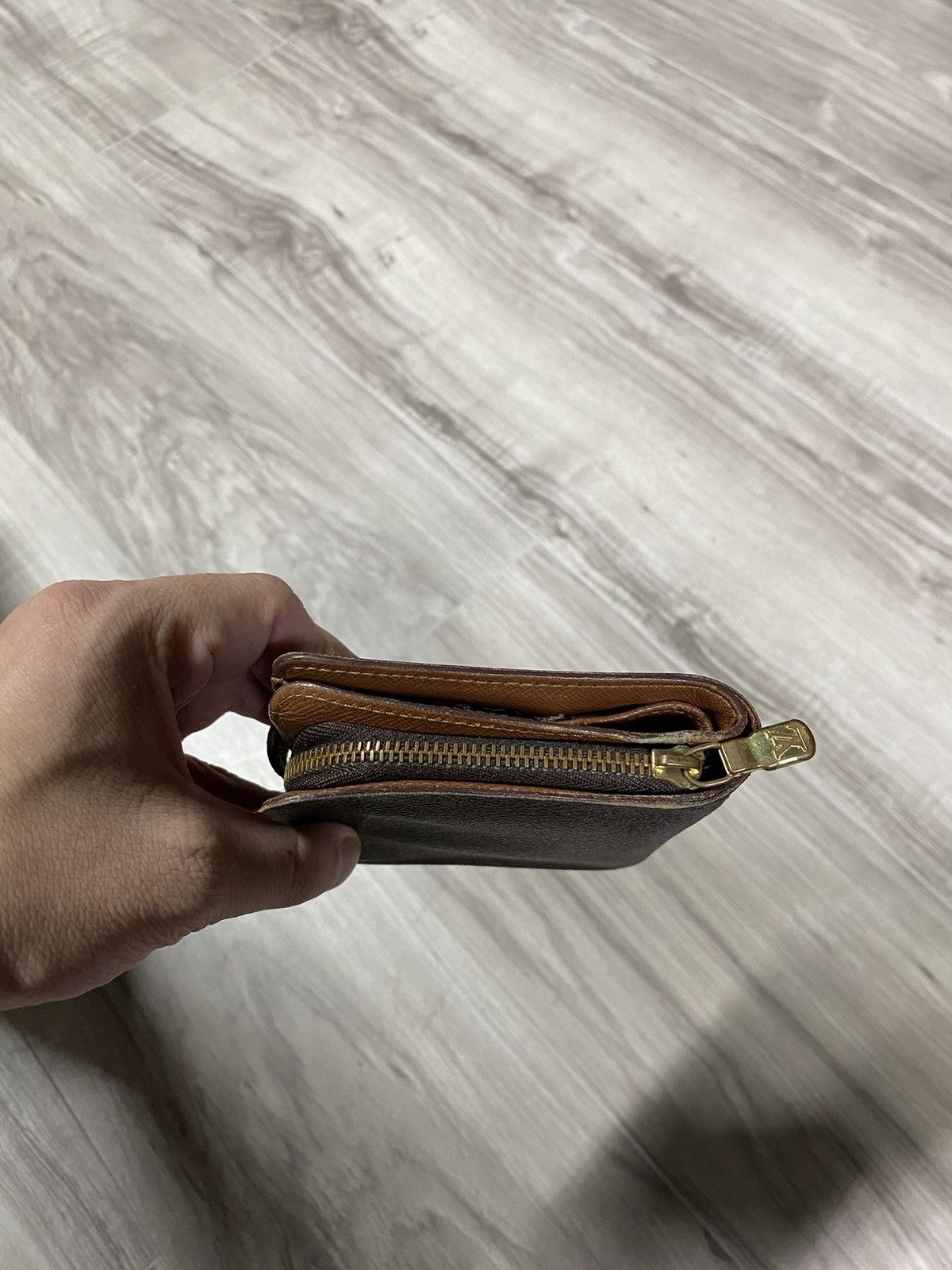 Louis Vuitton Louis Vuitton Brown Monogram Leather Wallet Preowned Y2K Size ONE SIZE - 12 Thumbnail