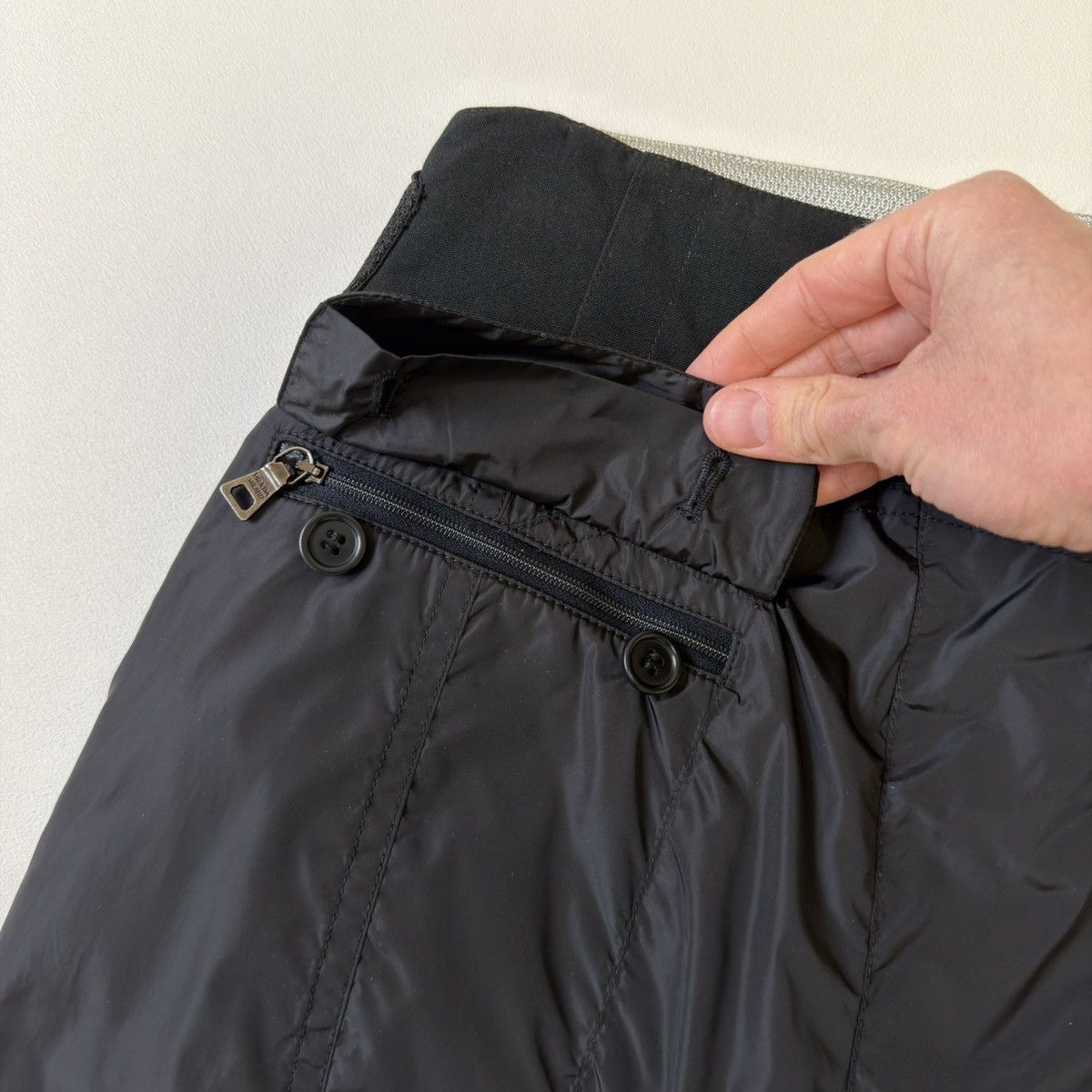 Prada Mid 2000s Black Nylon Ski Trousers Size 26" / US 2 / IT 38 - 17 Thumbnail