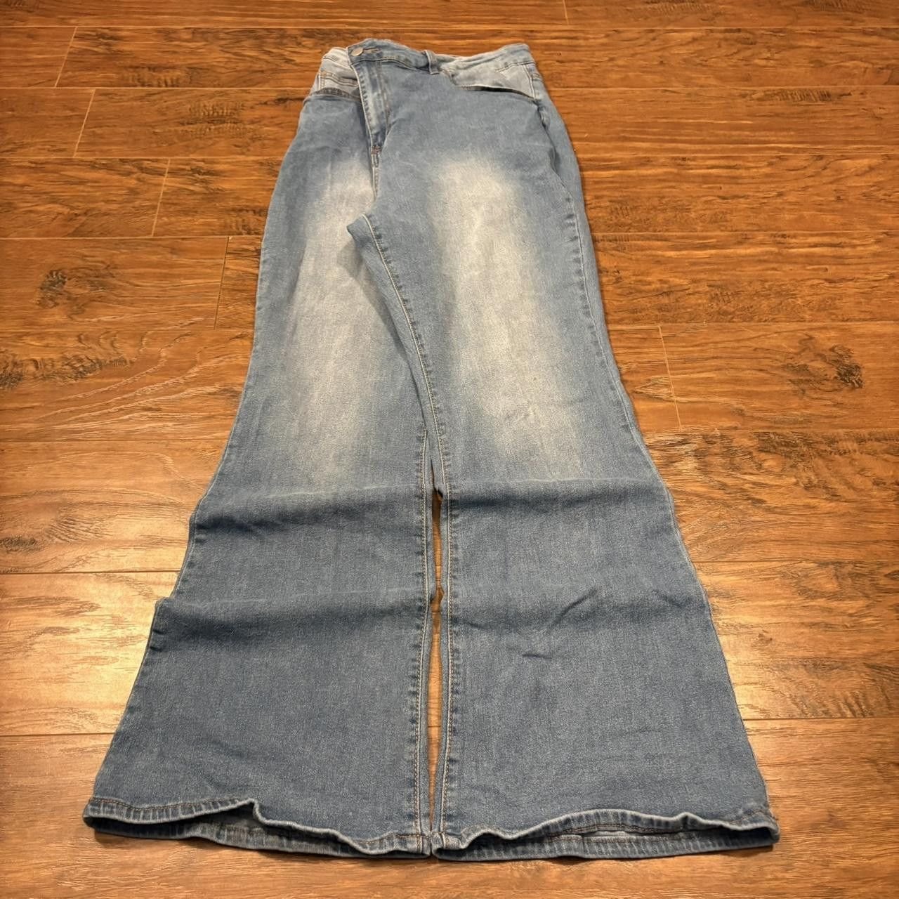 Vintage Crazy Vintage Y2K/2000s Baggy Flared Light Wash Skater Streetwear Denim Jeans! Size US 36 / EU 52 - 1 Thumbnail