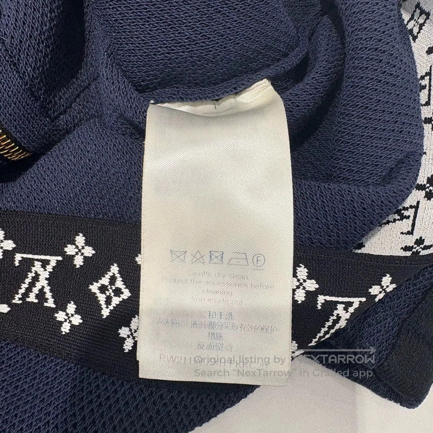 Louis Vuitton Louis Vuitton Logo Hooded Jacket Coat. Size US S / EU 44-46 / 1 - 8 Thumbnail