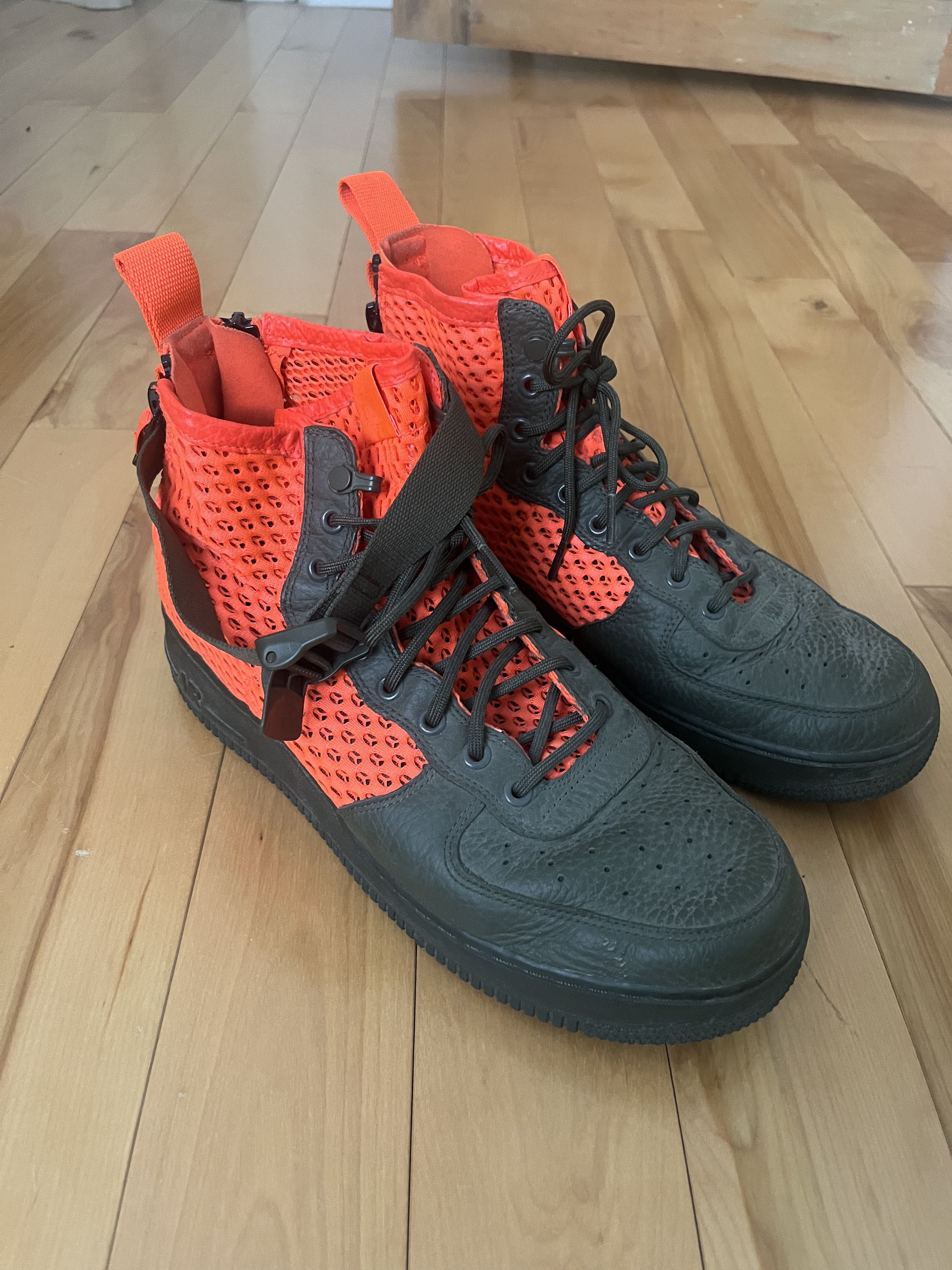 Nike SF Air Force 1 Mid Cargo Khaki Total Crimson Size US 10.5 / EU 43-44 - 1 Thumbnail