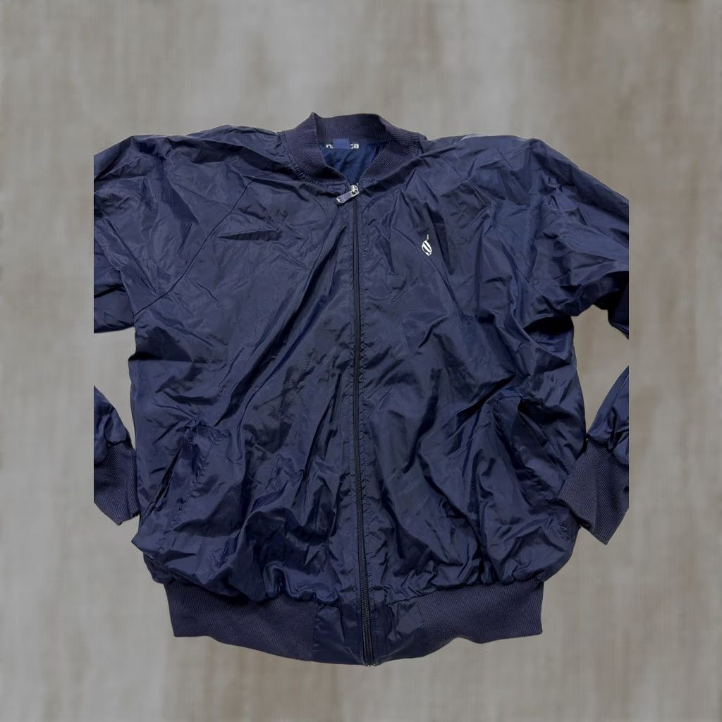 Nautica VINTAGE Nautica Zip Up Windbreaker Jacket XL Men Navy Blue Mid-Length Full Zip Nylon Softshell Streetwear Casual Size US XL / EU 56 / 4 - 1 Thumbnail