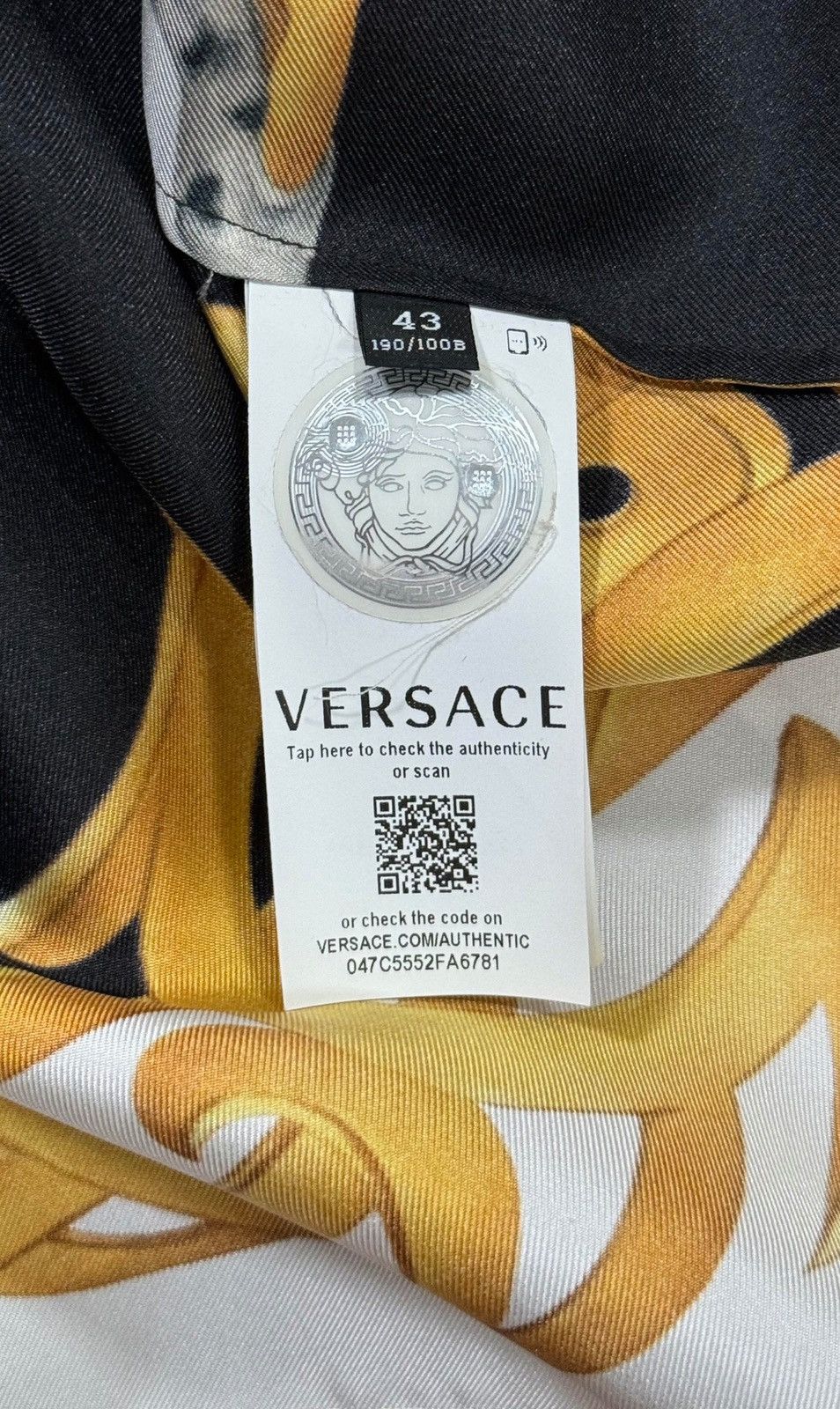 Versace Versace Barcoccodile Silk Shirt Black / Gold (Size 43) NWT Size US S / EU 44-46 / 1 - 5 Thumbnail