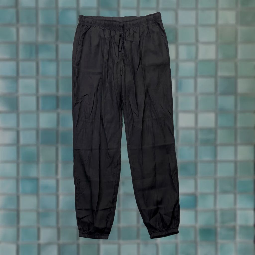 Uniqlo VINTAGE Uniqlo Pants Womens Large Black Jogger Elastic Waist Tapered Drawstring City College Size 30" / US 8 / IT 44 - 1 Thumbnail