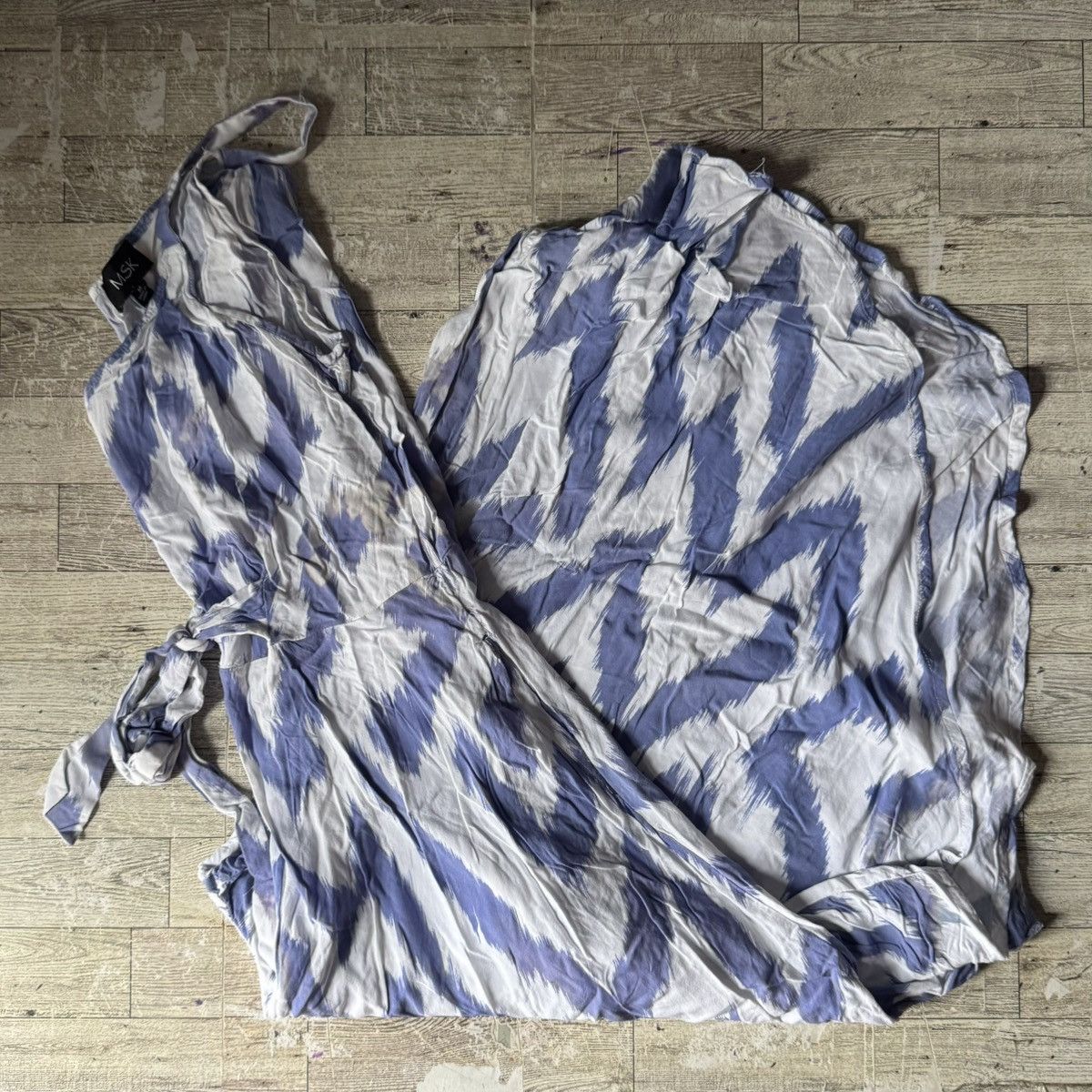 Macys MSK, Chevron Printed, Tie-Front Genie-Leg Midi Jumpsuit Size 30" / US 8 / IT 44 - 2 Thumbnail