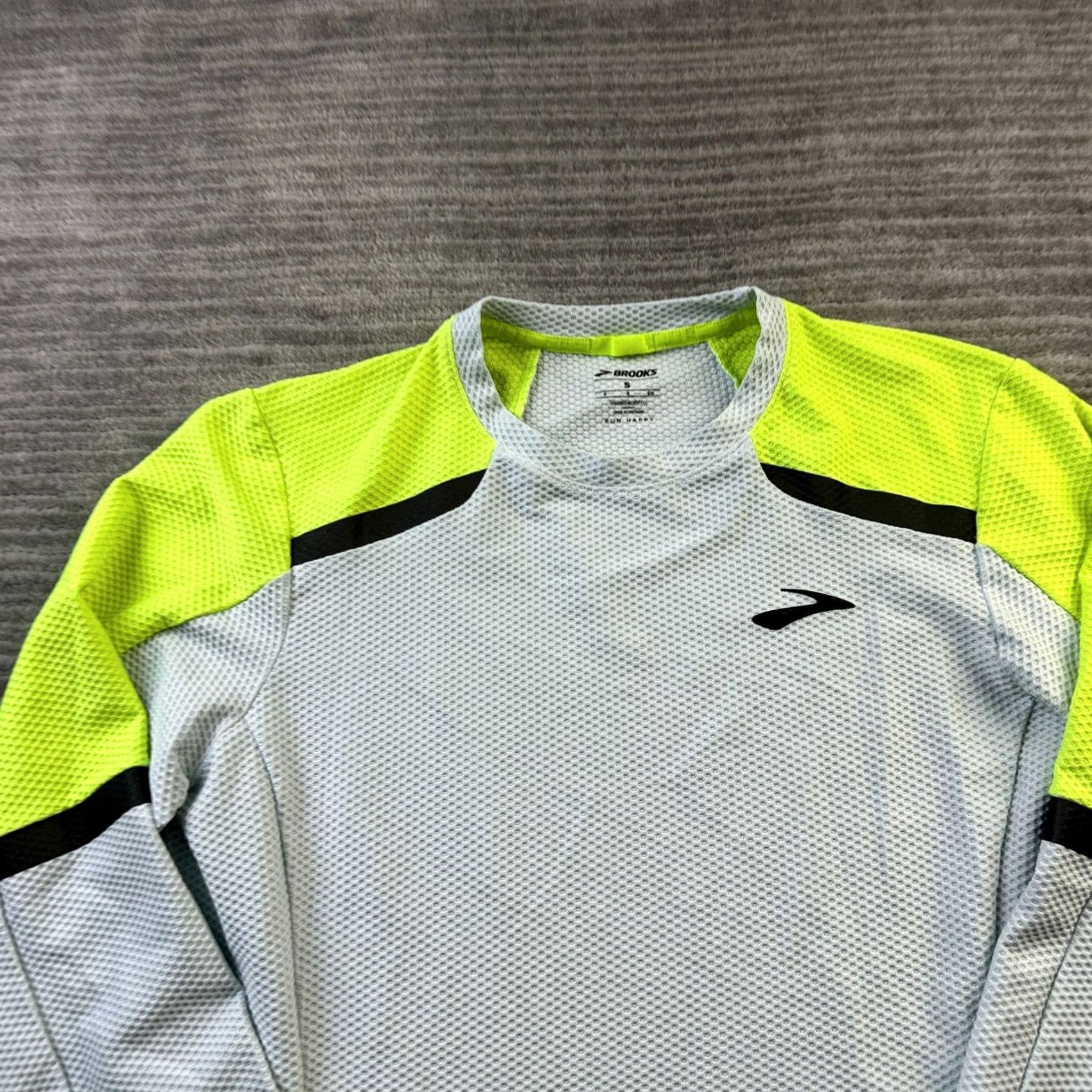 Brooks Brooks Shirt Mens S Green Carbonite Hi Vis Reflective Performance Running T-Shirt Size US S / EU 44-46 / 1 - 3 Thumbnail