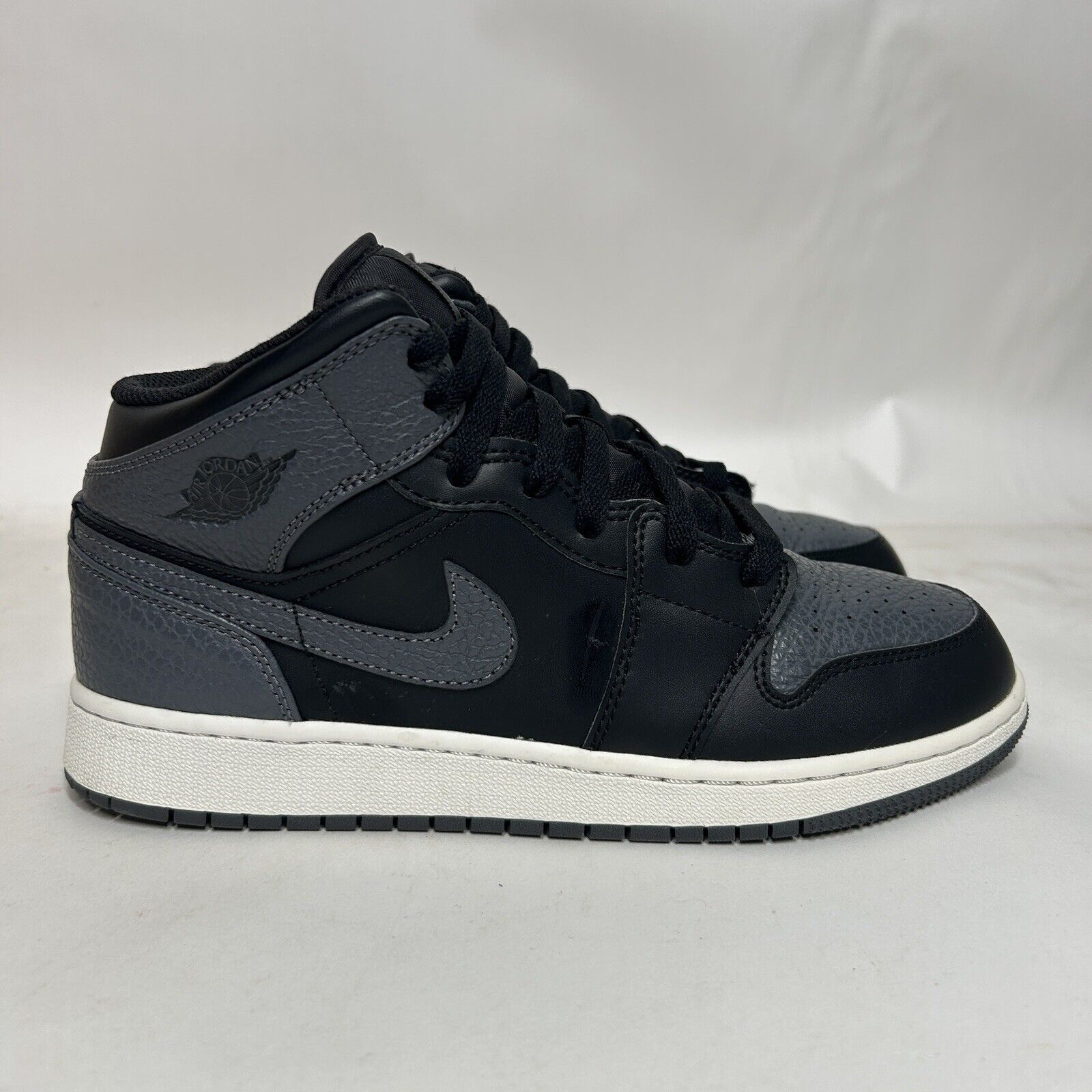 Nike Nike Shoes Air Jordan 1 Mid Retro GS “Black Grey” 2024 Size US 8.5 / IT 38.5 - 4 Thumbnail