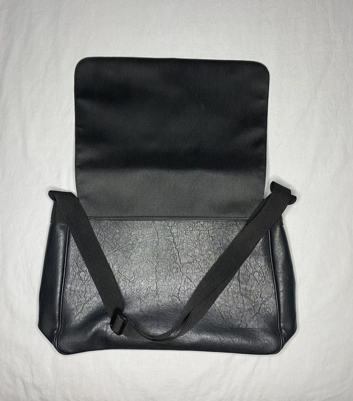 Leather Black Leather Shoulder Messenger Bag Laptop Adjustable Strap Size ONE SIZE - 3 Thumbnail
