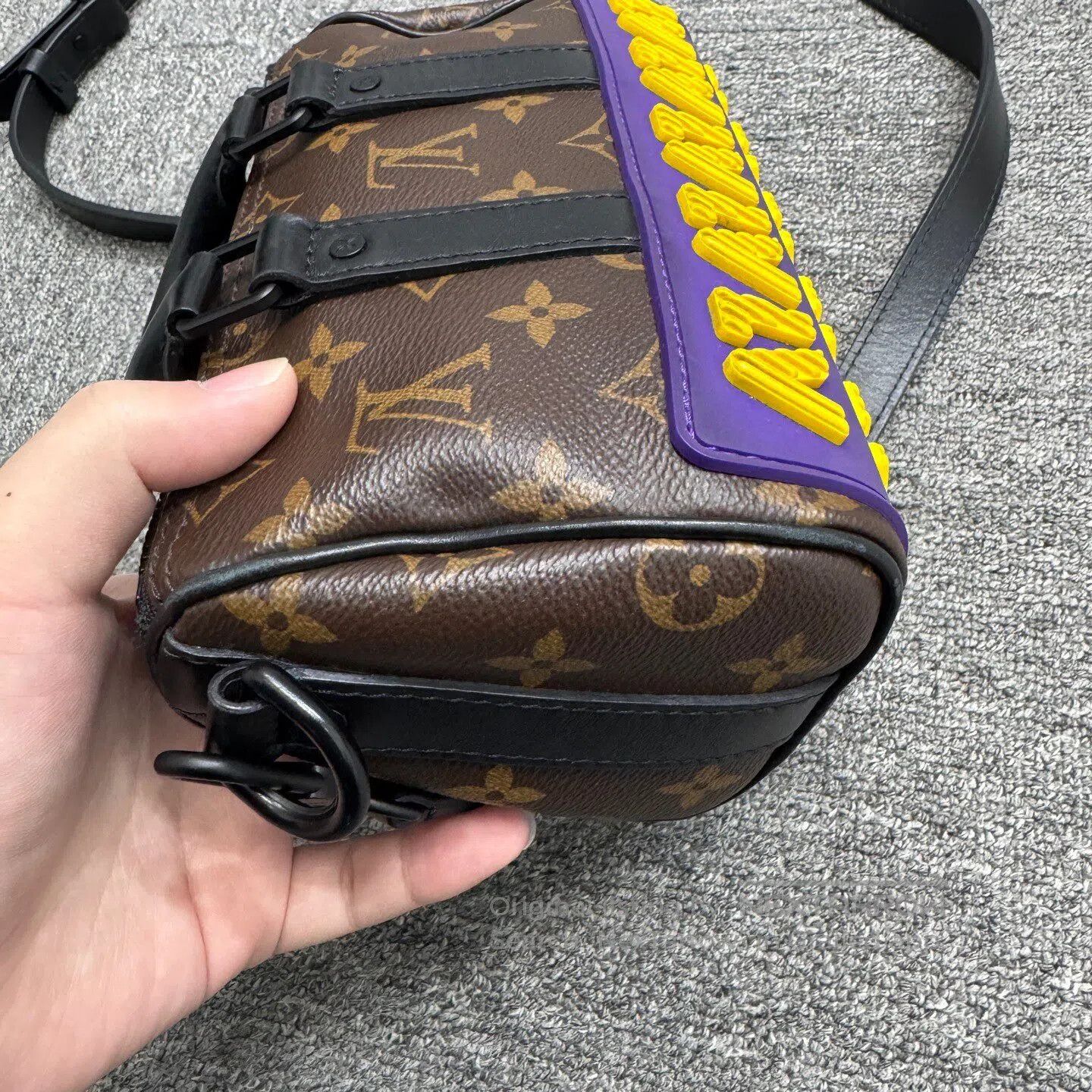 Louis Vuitton Louis Vuitton The stylish Keepall co-branded crossbody bag Size ONE SIZE - 4 Thumbnail