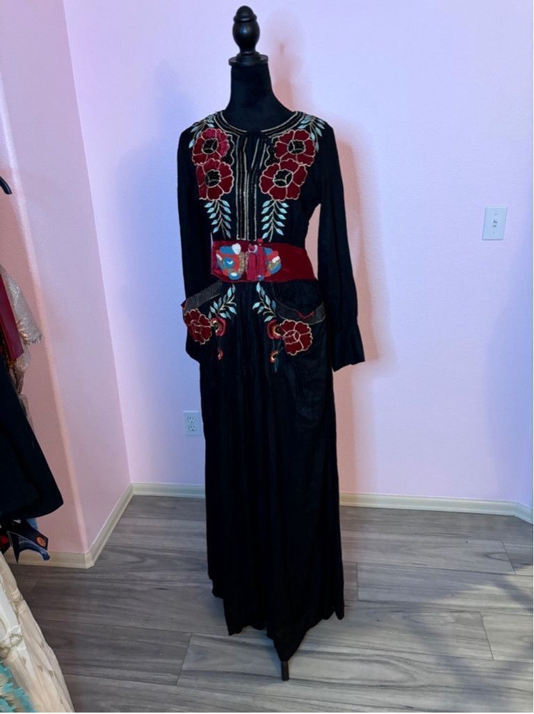 Other Women's Barok Black Maxi Dress with Red Embroidery Size S Size S / US 4 / IT 40 - 1 Thumbnail