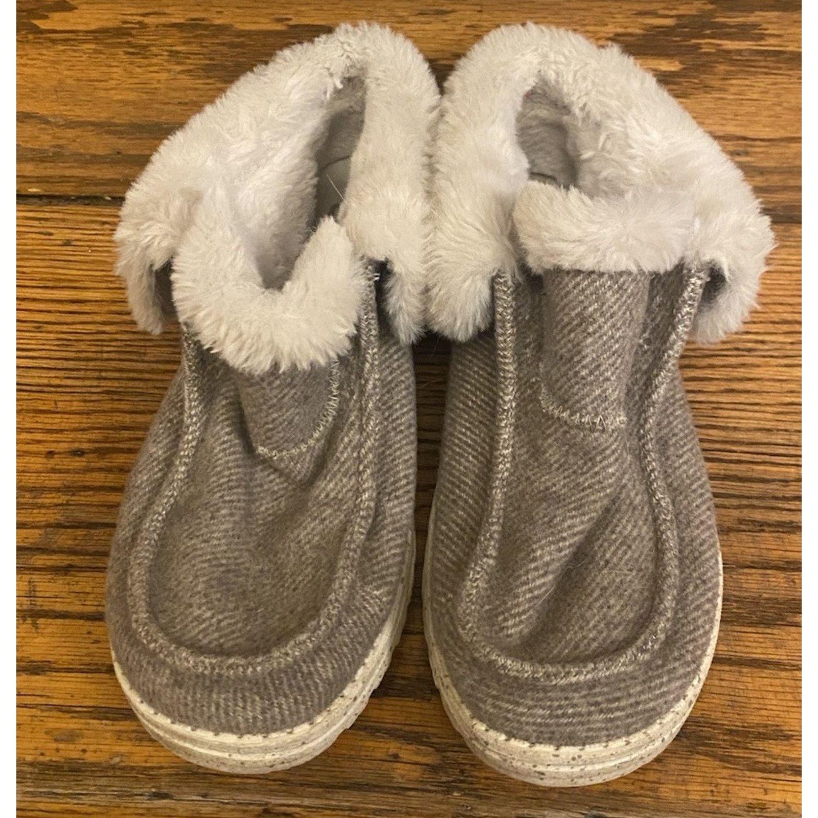 Other Hey Dude Britt Womens 7 Faux Fur Slip On Shoes Beige Wendy Size US 7 / IT 37 - 2 Thumbnail