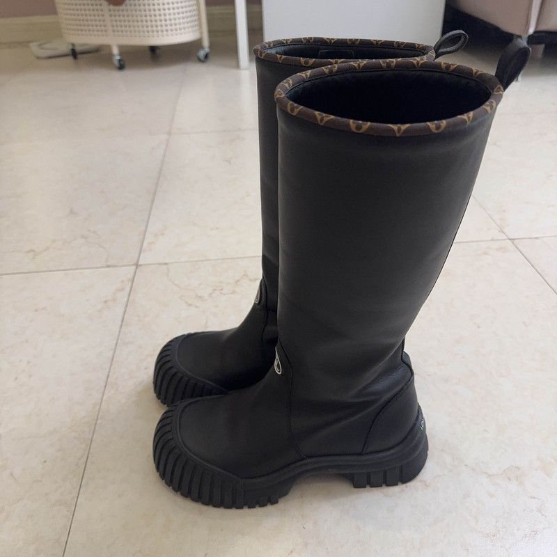 Louis Vuitton Louis Vuitton Ruby Leather Knee-High Boots 0079 Size US 6 / IT 36 - 1 Thumbnail