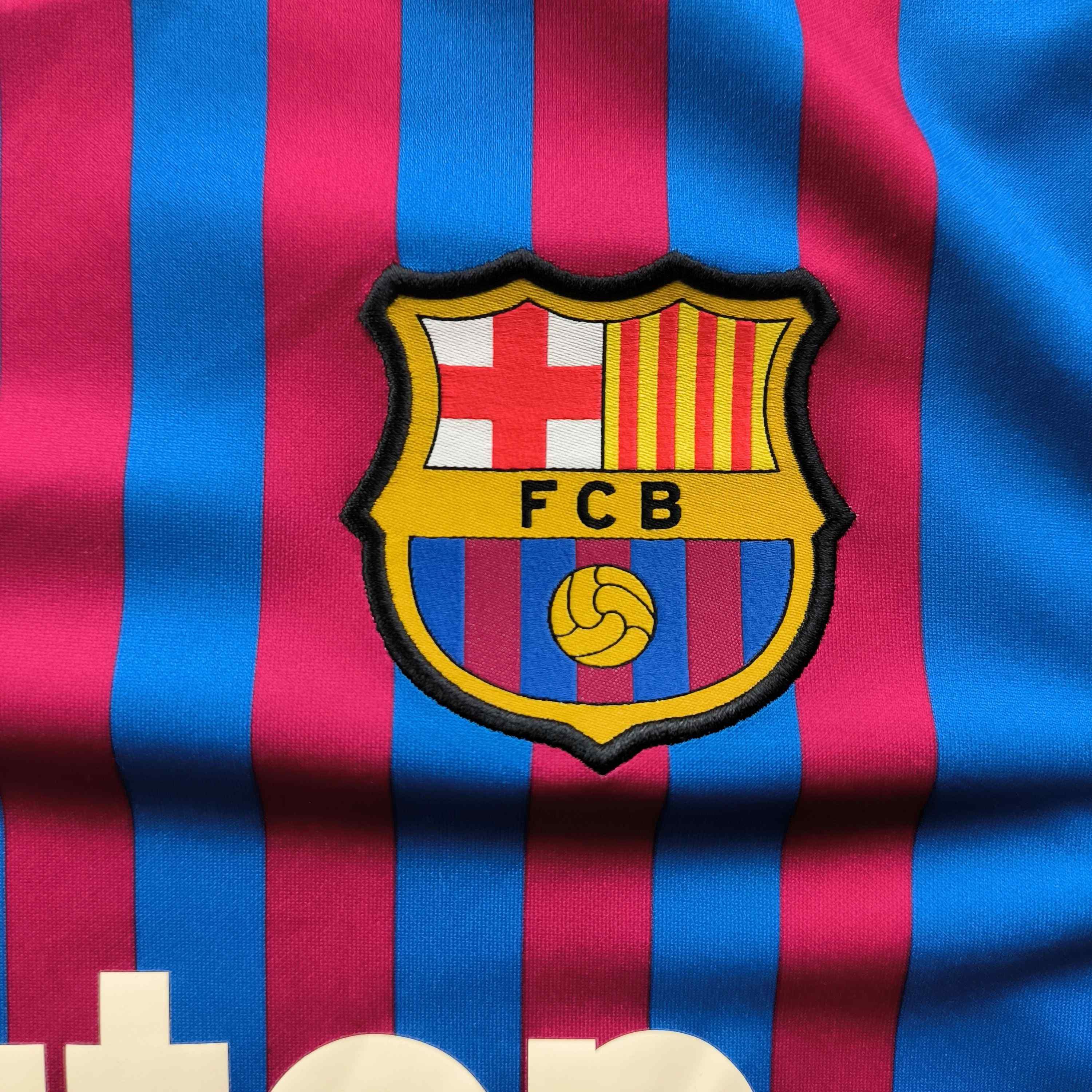 Nike FC Barcelona 2021-22 Nike home football jersey size M Size US M / EU 48-50 / 2 - 3 Thumbnail