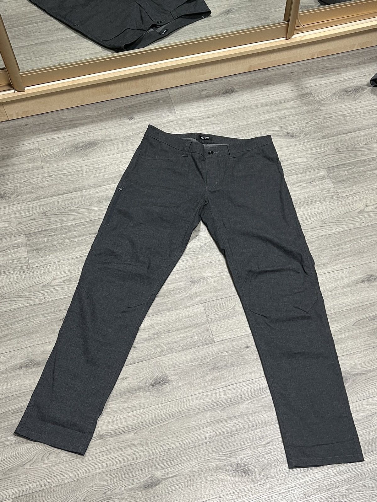 Arc'teryx Arcteryx men’s reflective pants size 36 Size US 36 / EU 52 - 1 Thumbnail