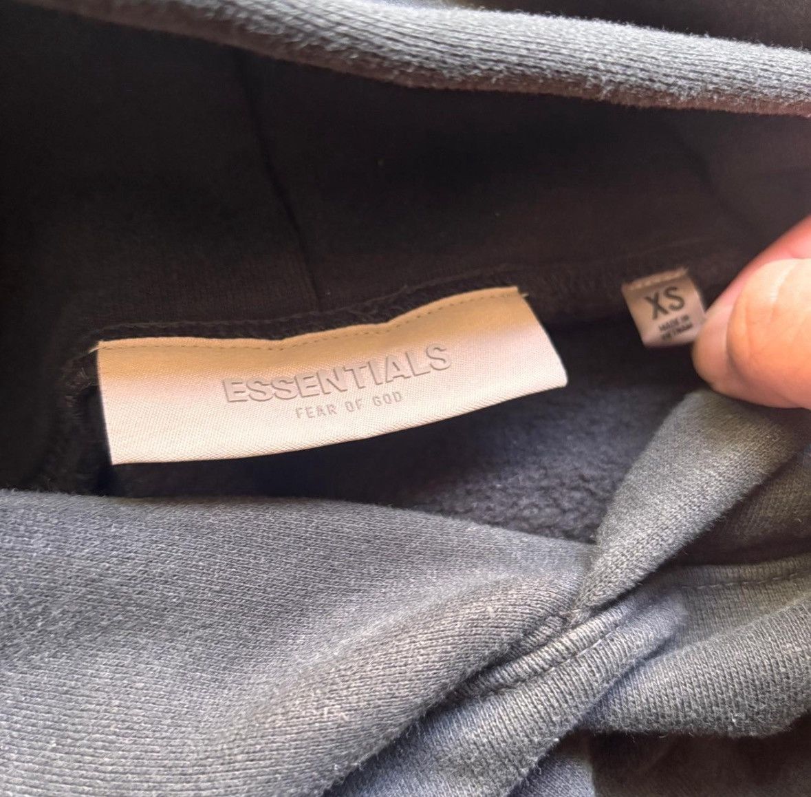 Essentials black essentials fear of god hoodie Size US M / EU 48-50 / 2 - 5 Thumbnail
