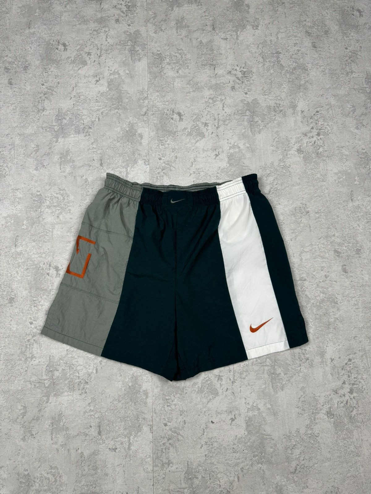 Nike Vintage Nike Y2K Shorts Size M Size US 31 - 1 Thumbnail
