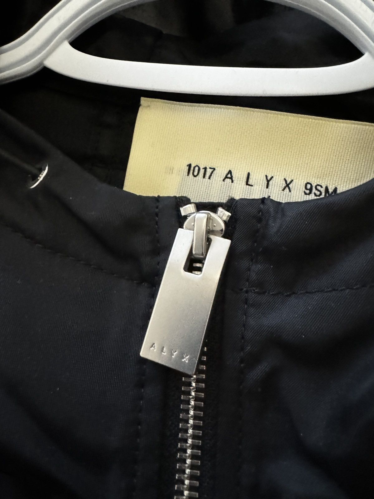 1017 ALYX 9SM 1017 ALYX 9SM Black Windbreaker Jacket Size US S / EU 44-46 / 1 - 11 Thumbnail