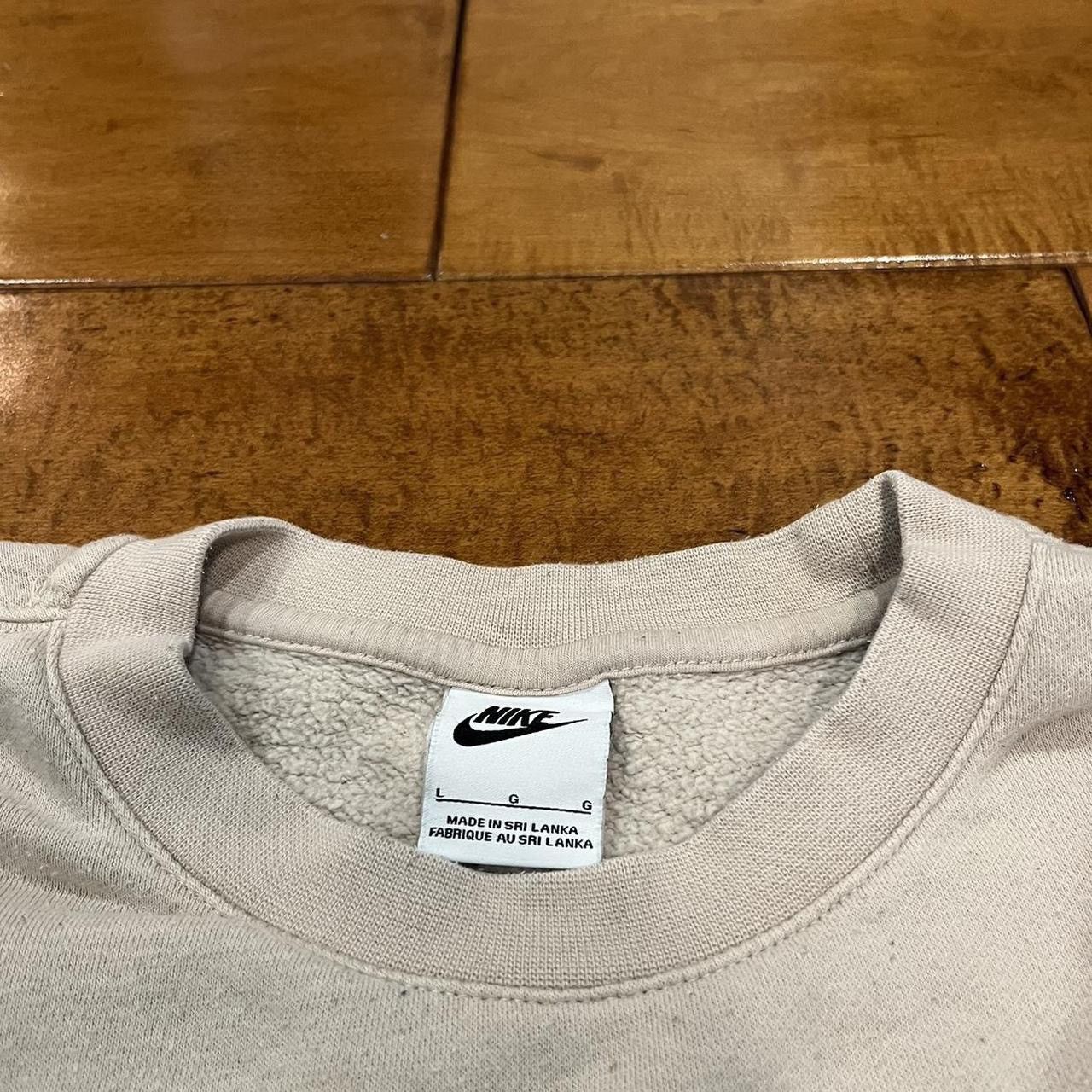 Nike Cream Nike Crewneck Size US L / EU 52-54 / 3 - 5 Thumbnail