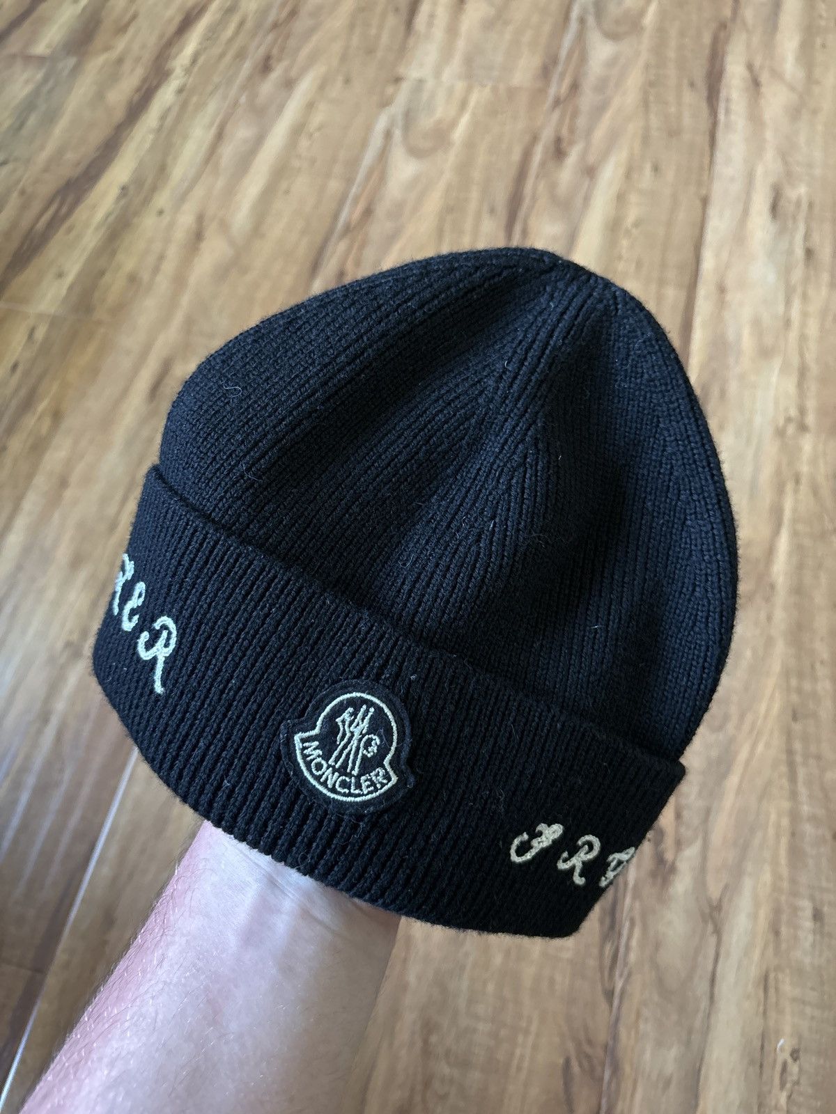 image of Fragment Design x Hiroshi Fujiwara Moncler X Fragment Berretto Tricot Os Beanie in Black, Men's