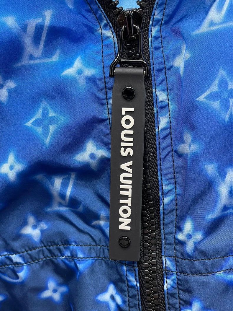 Louis Vuitton Louis Vuitton 23 pre-fall blue gradient logo hooded trench Size US XXS / EU 40 - 5 Thumbnail