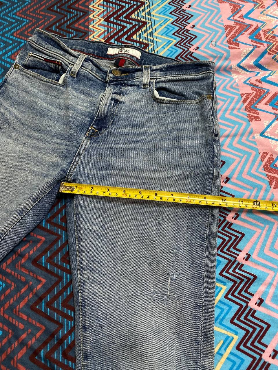 Tommy Hilfiger × Vintage Vintage 90s Tommy Hilfiger distressed relaxed fit jeans Size 30" / US 8 / IT 44 - 16 Thumbnail
