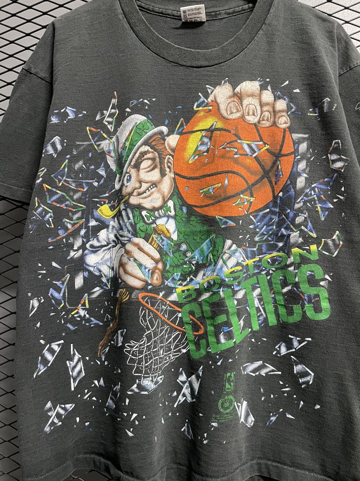 NBA Vintage 90s NBA Boston Celtics Shattered Backboard T-Shirt. Size US XL / EU 56 / 4 - 3 Thumbnail