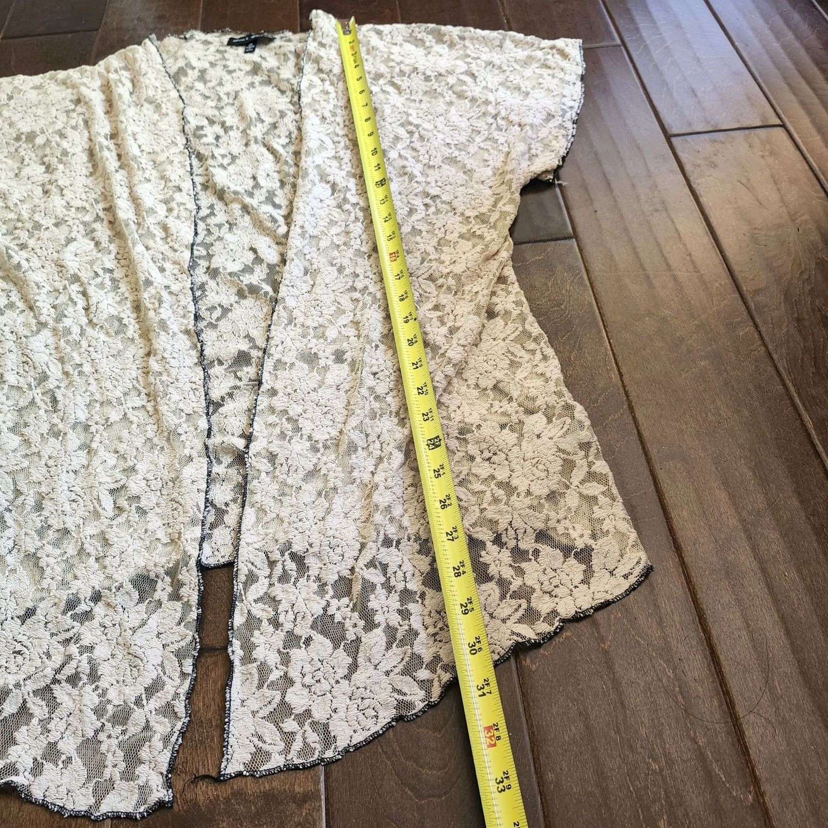 Vintage Star Vixen Cardigan Women's Beige Floral Lace Short Sleeve Size 2X 2X Beige Flower Star Vixen Womens Cardigan Lace Size XXL / US 16-18 / IT 52-54 - 7 Thumbnail