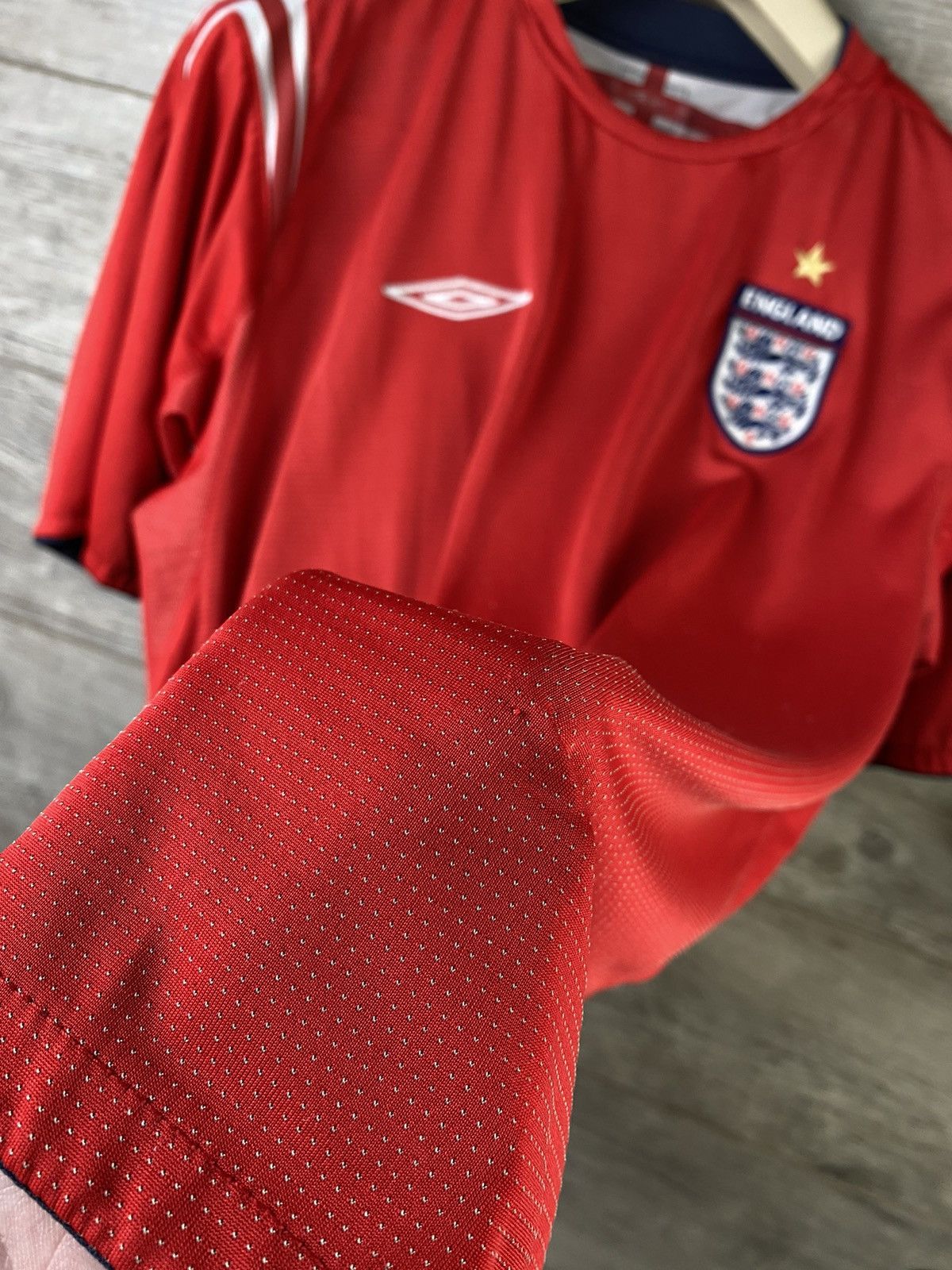 Umbro × Vintage Vintage England 🏴󠁧󠁢󠁥󠁮󠁧󠁿 Soccer Jersey Size L Size US L / EU 52-54 / 3 - 11 Thumbnail