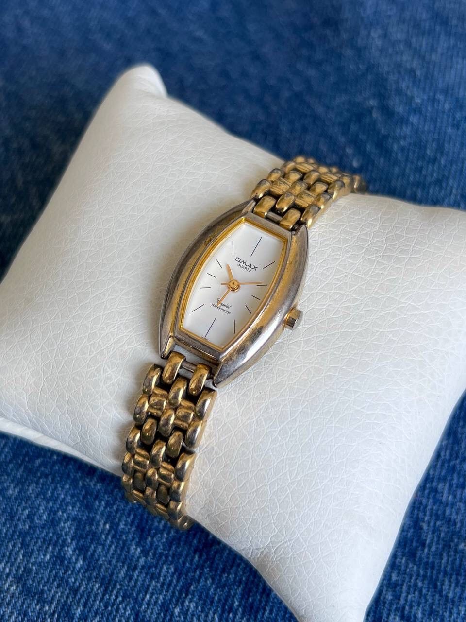 Vintage Futuristic Minimalistic Omax Japanese Gold Bracelet Watch Size ONE SIZE - 1 Thumbnail