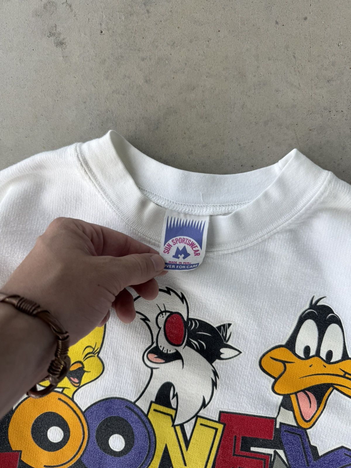 Vintage × Warner Bros Vintage 90s Looney Tunes Warner Bros Characters Crewneck Size US M / EU 48-50 / 2 - 3 Thumbnail