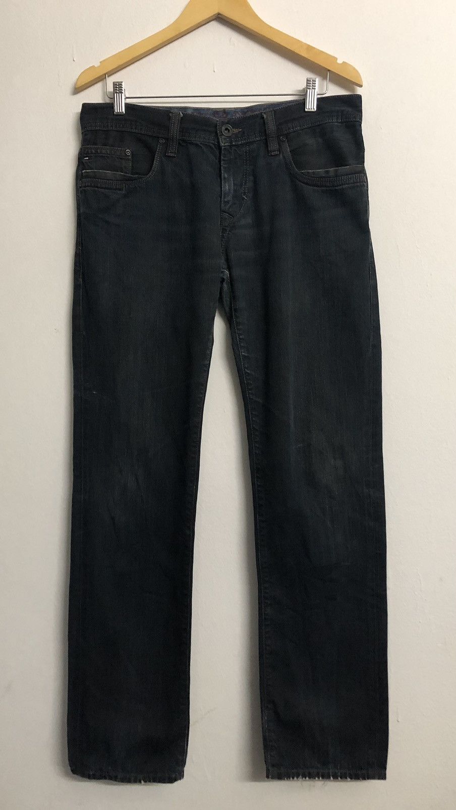 Tommy Hilfiger Hilfiger Denim Super Balck Slim Tepered Jeans Size US 34 / EU 50 - 1 Thumbnail