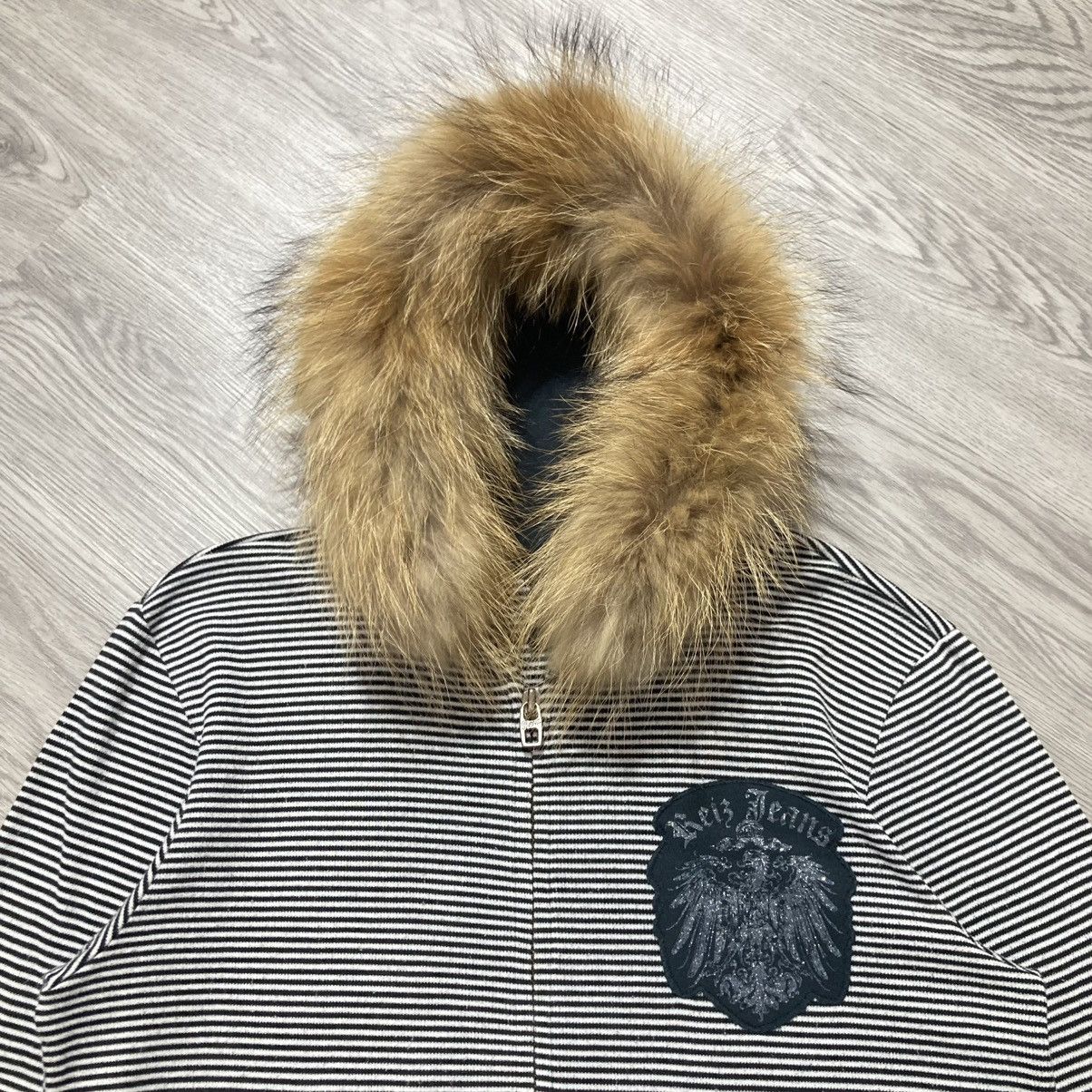 20471120 2000s Reiz Jeans Poem Striped Fur Ziphoodie Punk Lgb Style Size US M / EU 48-50 / 2 - 4 Thumbnail