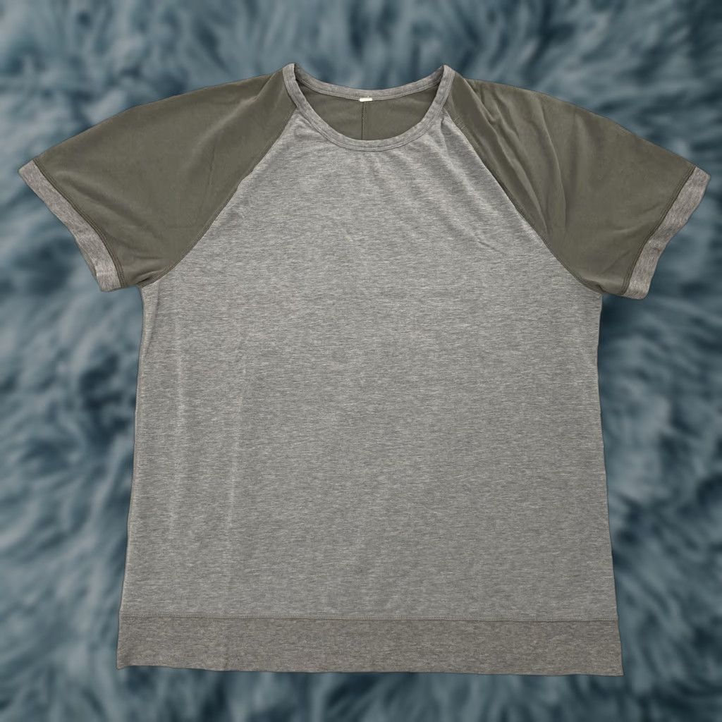 Lululemon Lululemon Mens Everyday Shirt Adult Large Gray Crew Neck Short Sleeve Logo Athletic Tee - Preowned Size US L / EU 52-54 / 3 - 1 Thumbnail