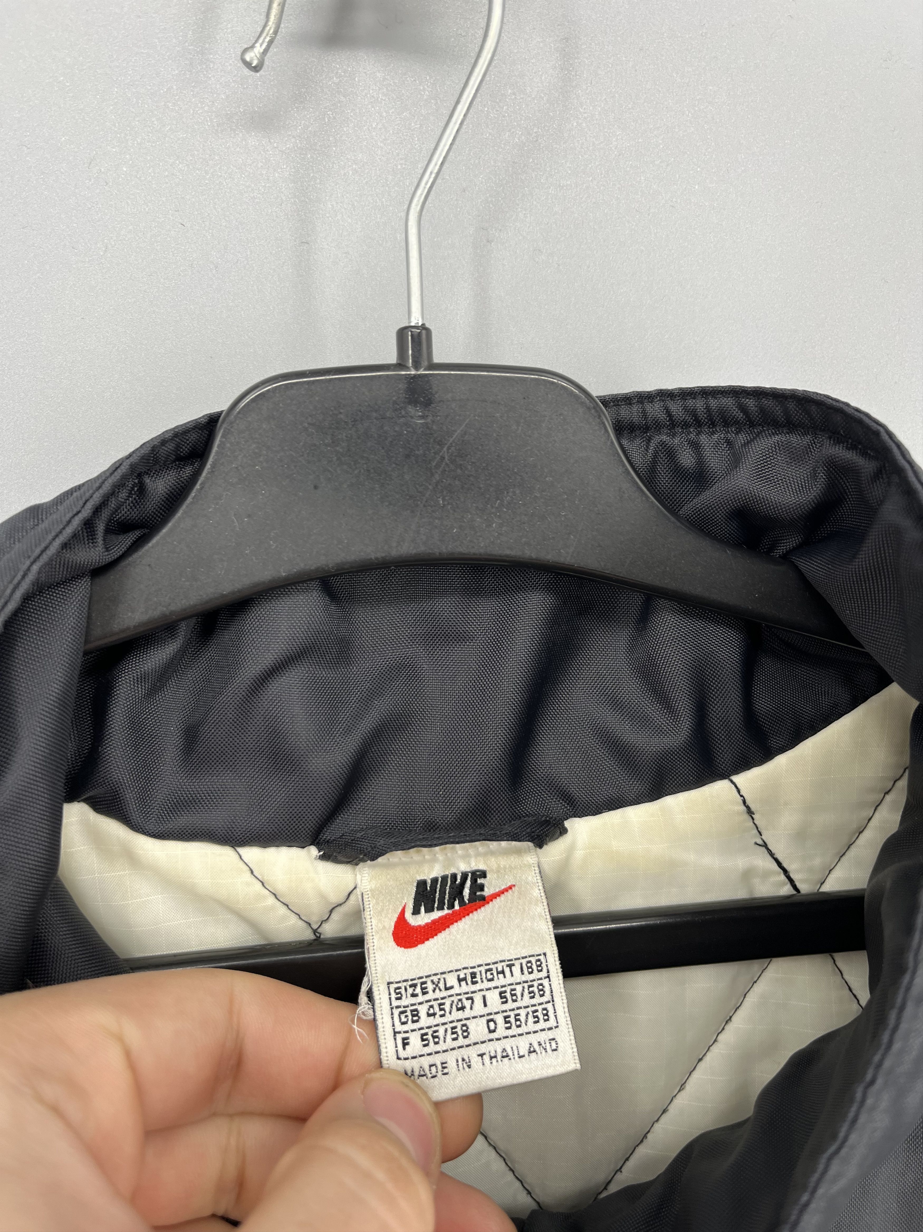 Nike Vintage Nike Zip up Black Jacket Size XL Size US XL / EU 56 / 4 - 6 Thumbnail