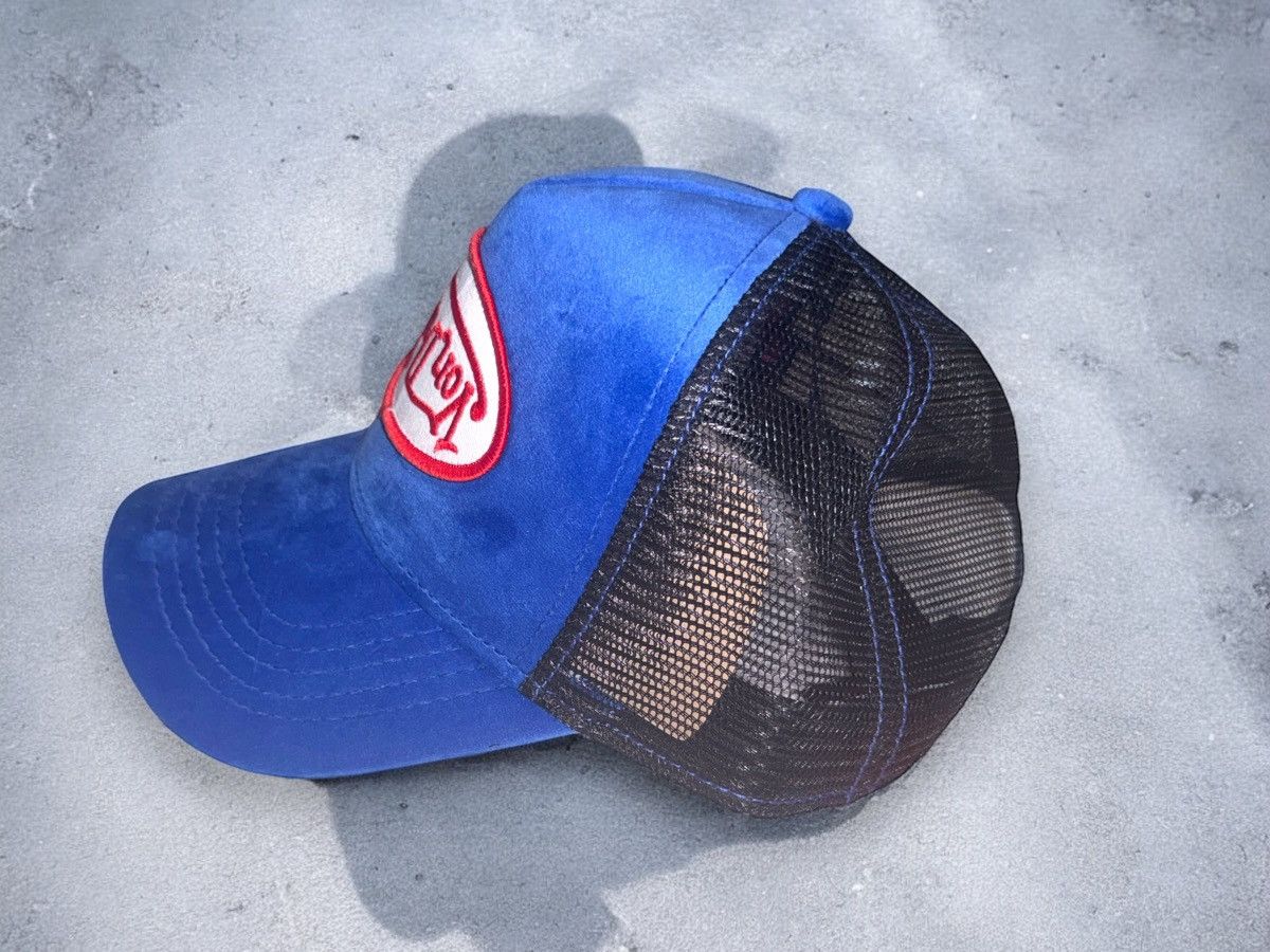 Von Dutch Von Dutch Trucker Hat Blue Velvet Upside Down Embroidered Size ONE SIZE - 4 Thumbnail