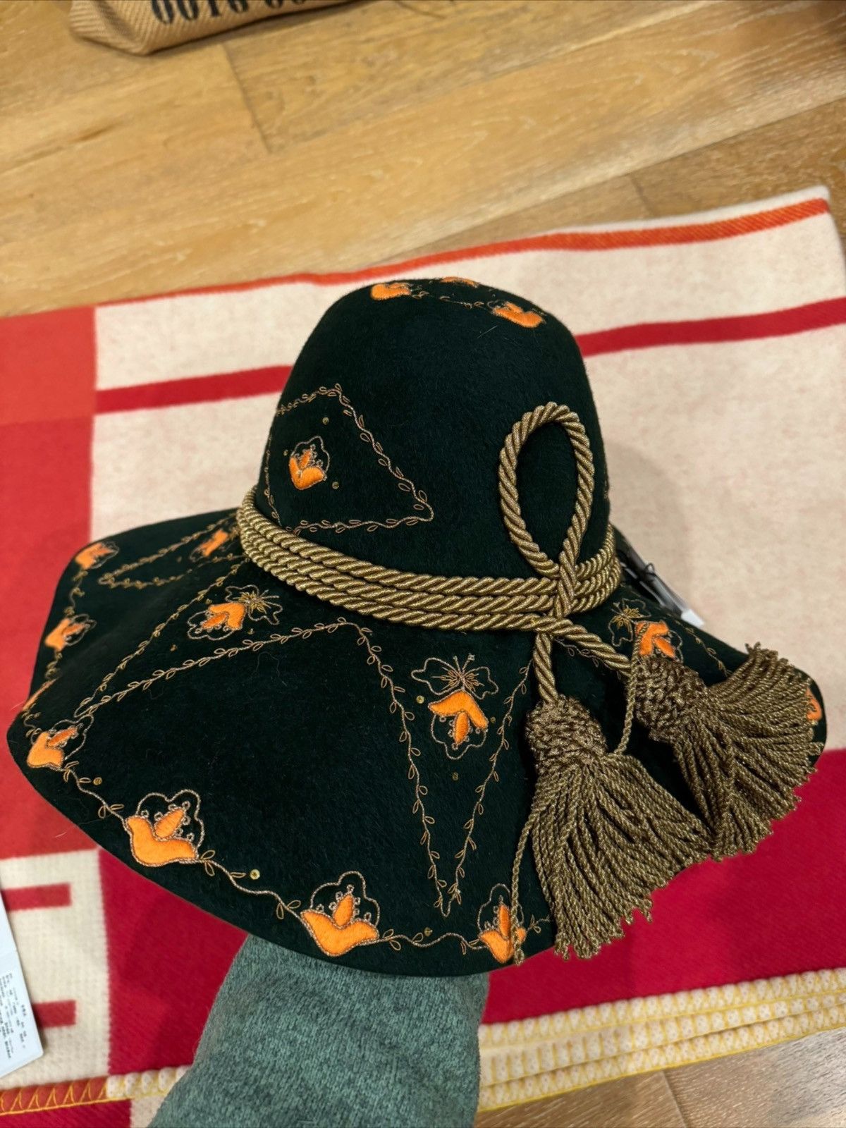 Gucci Gucci rare rabbit embroidery hat Size ONE SIZE - 2 Thumbnail