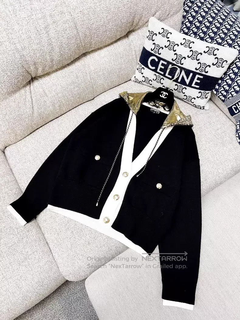 Chanel Chanel Long-sleeved hooded cashmere cardigan with gold seq Size XS / US 0-2 / IT 36-38 - 2 Thumbnail