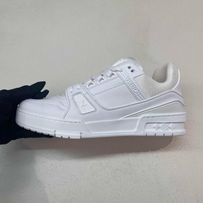 Louis Vuitton Louis Vuitton White Low Top Trainer Sneakers - Size US 8.5 / IT 38.5 - 3 Thumbnail