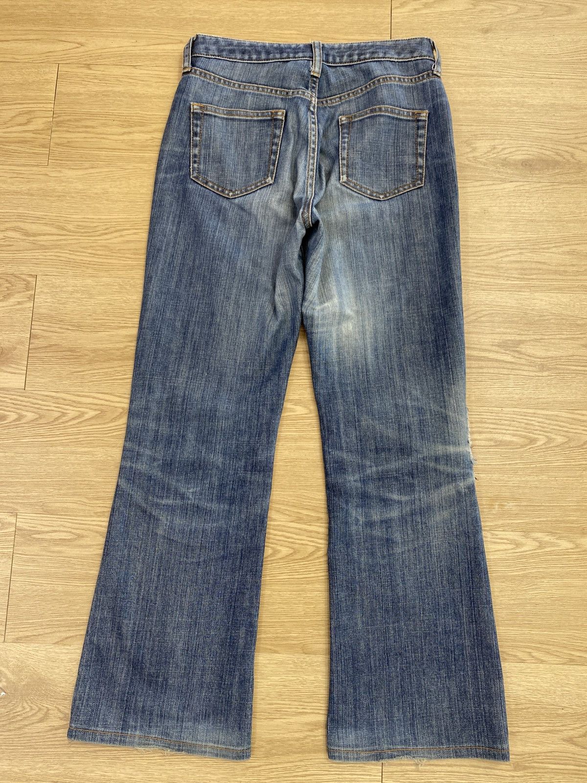 Uniqlo Uniqlo Japanese Brand Flare Blue Wash Style Jeans Size US 27 - 3 Thumbnail