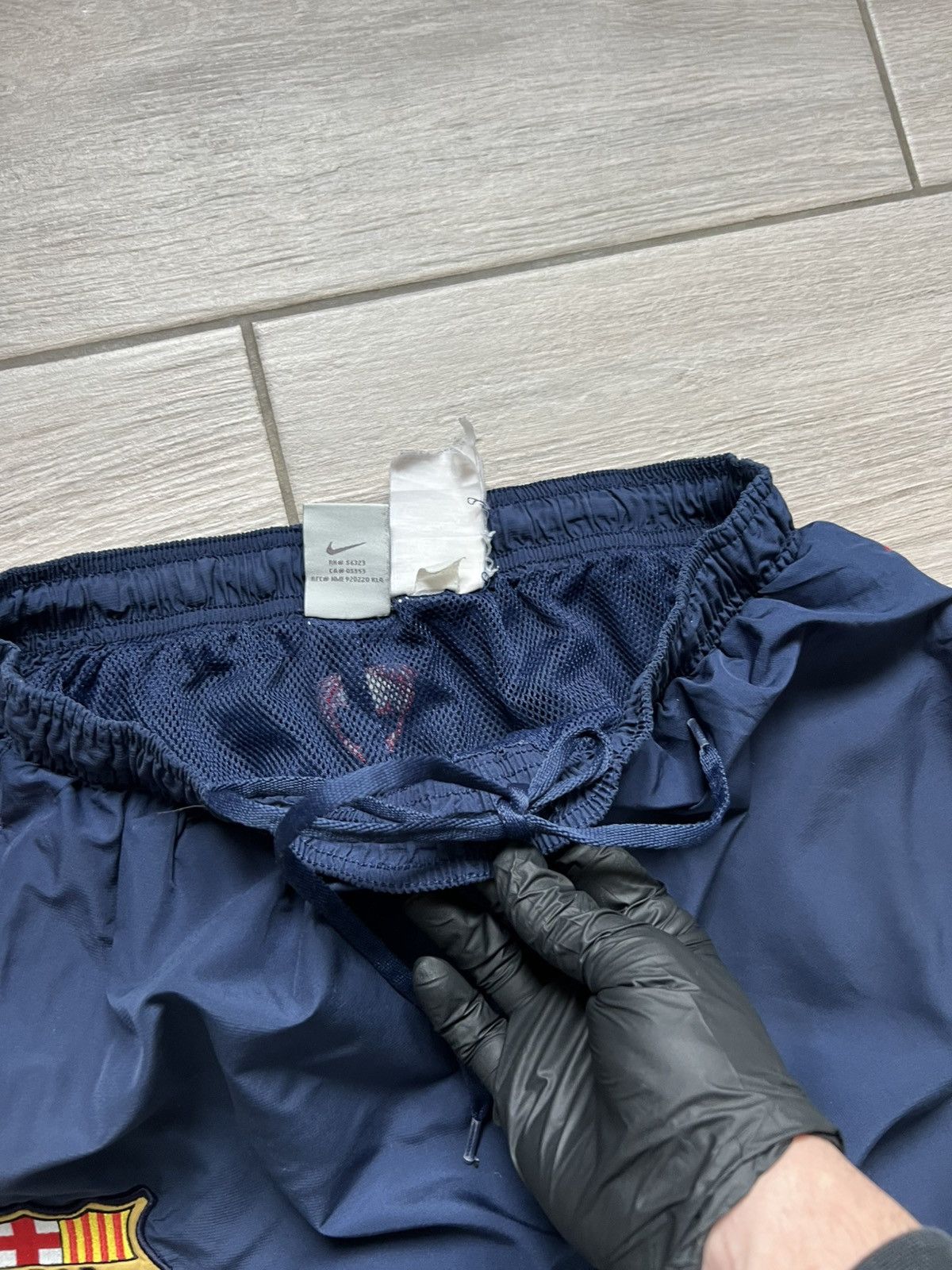 Nike Vintage Nike FC Barcelona y2k drill nylon pants Size US 34 / EU 50 - 6 Thumbnail